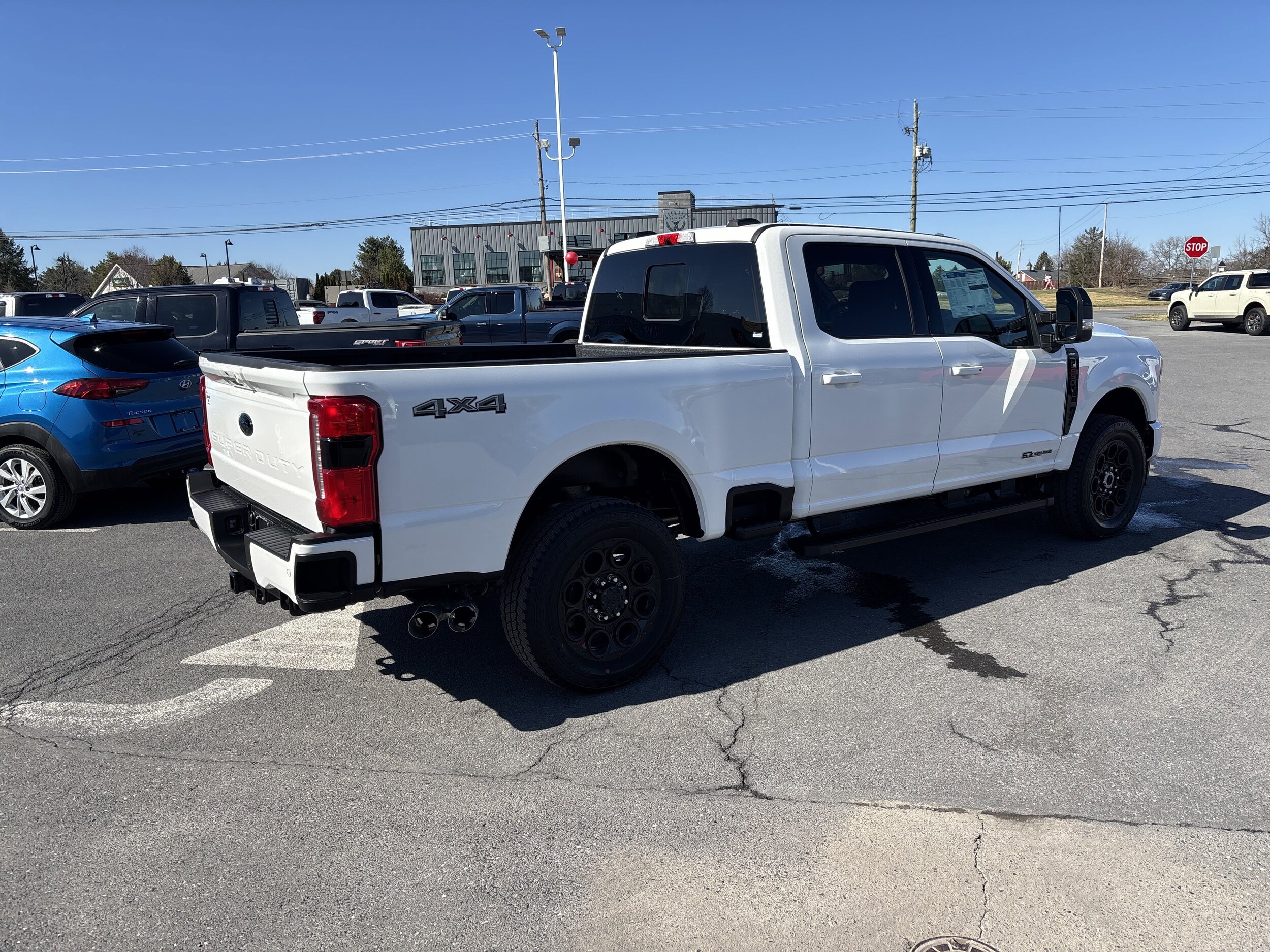 2025 Ford F-250 Lariat photo 3