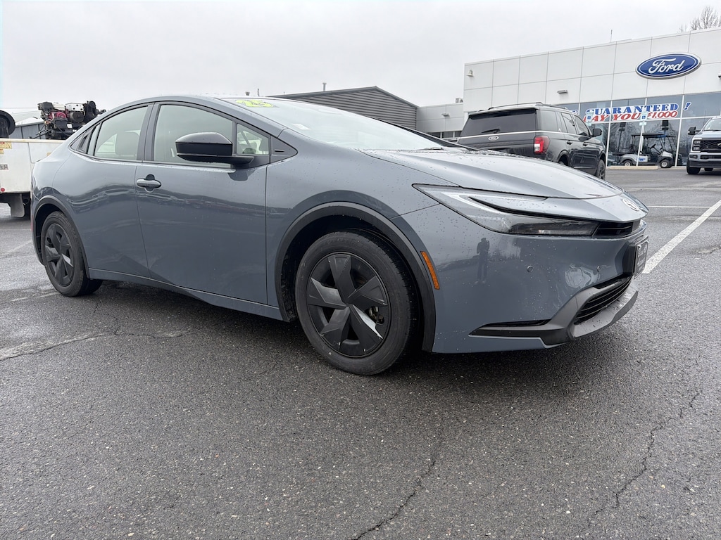 Used 2025 Toyota Prius LE Hatchback