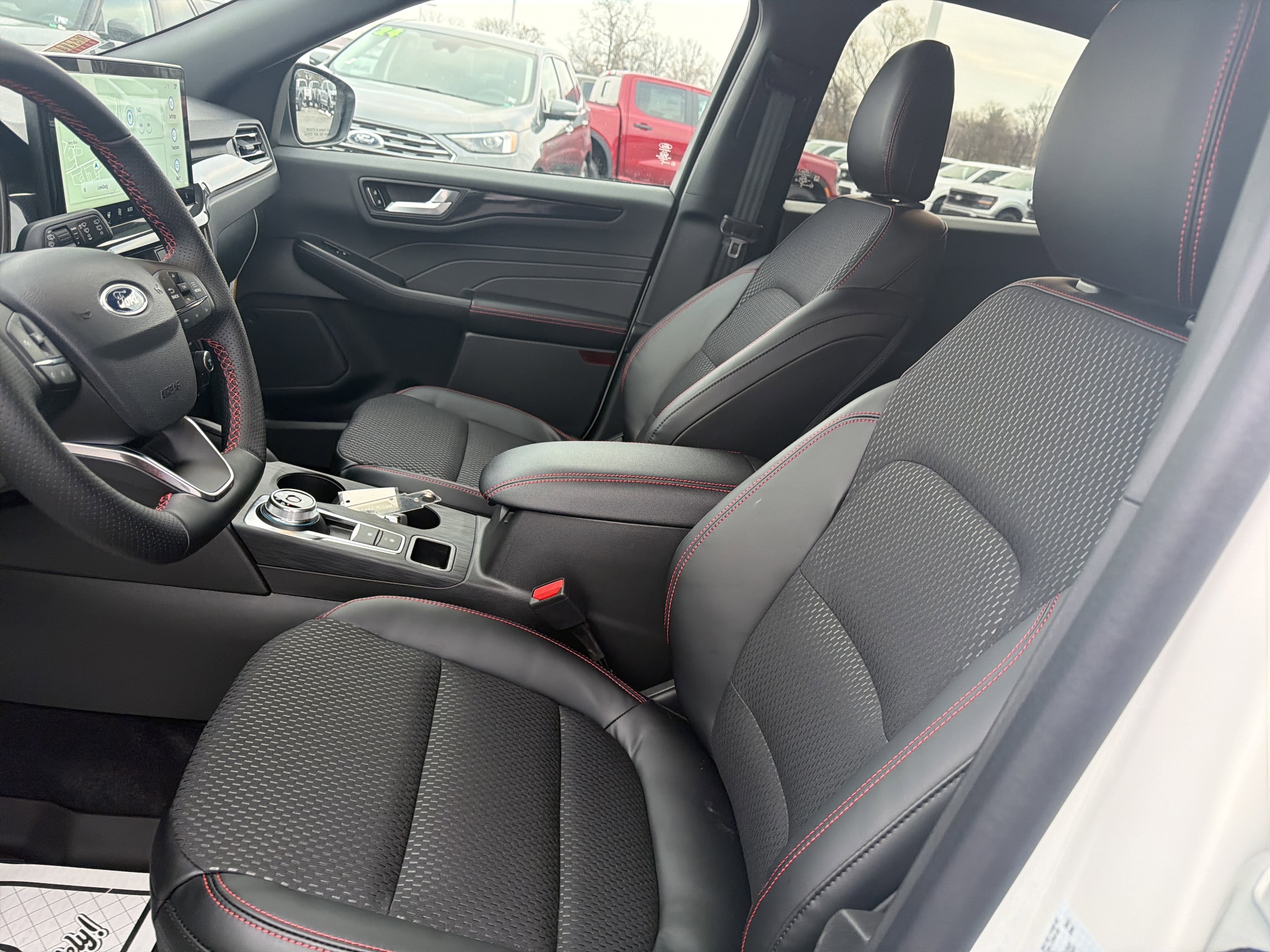 2026 Ford Escape ST-Line - Photo 12