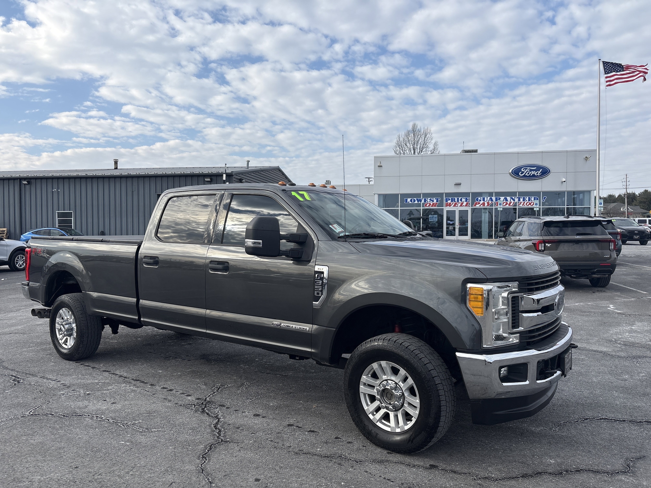 2017 Ford F-350 Super Duty XLT's photo