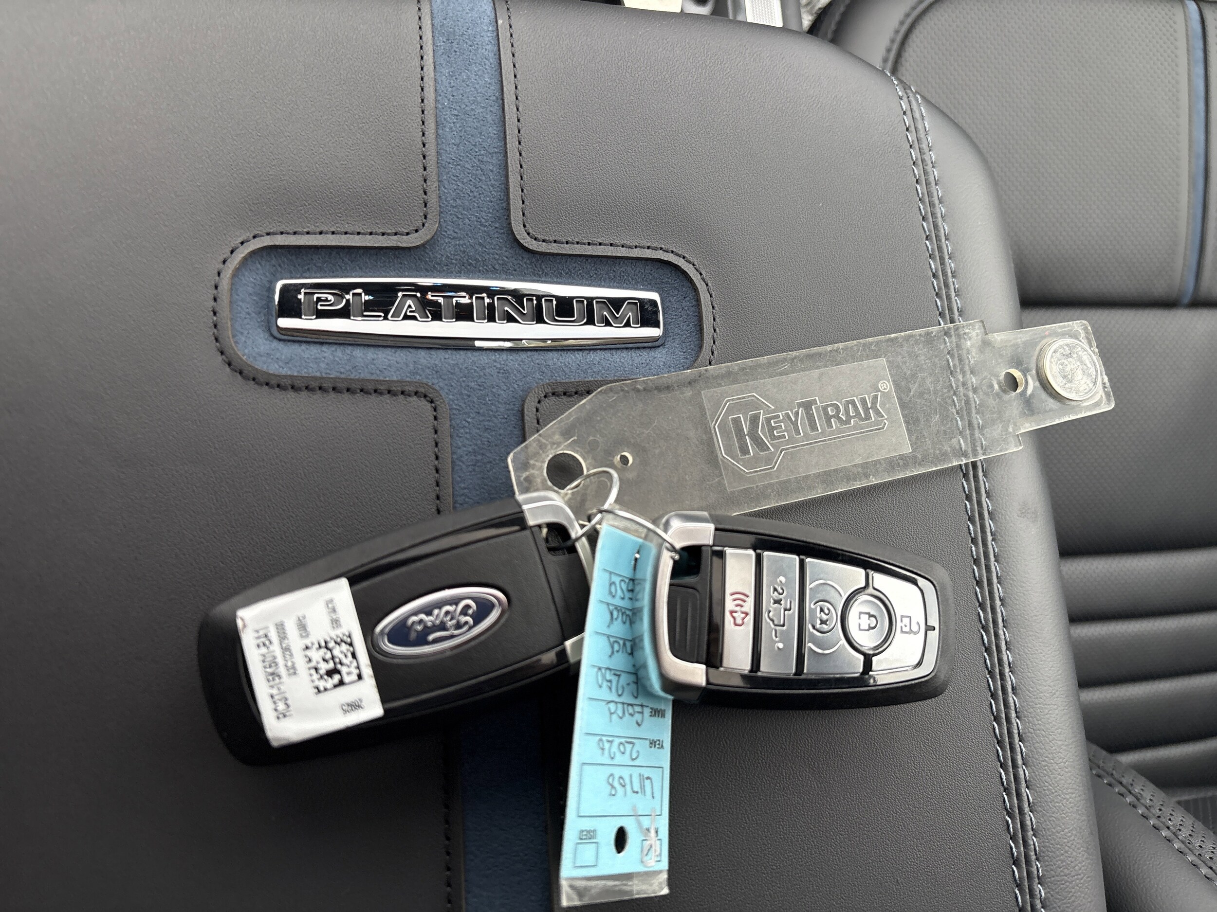 2026 Ford F-250 Super Duty Platinum - Photo 32