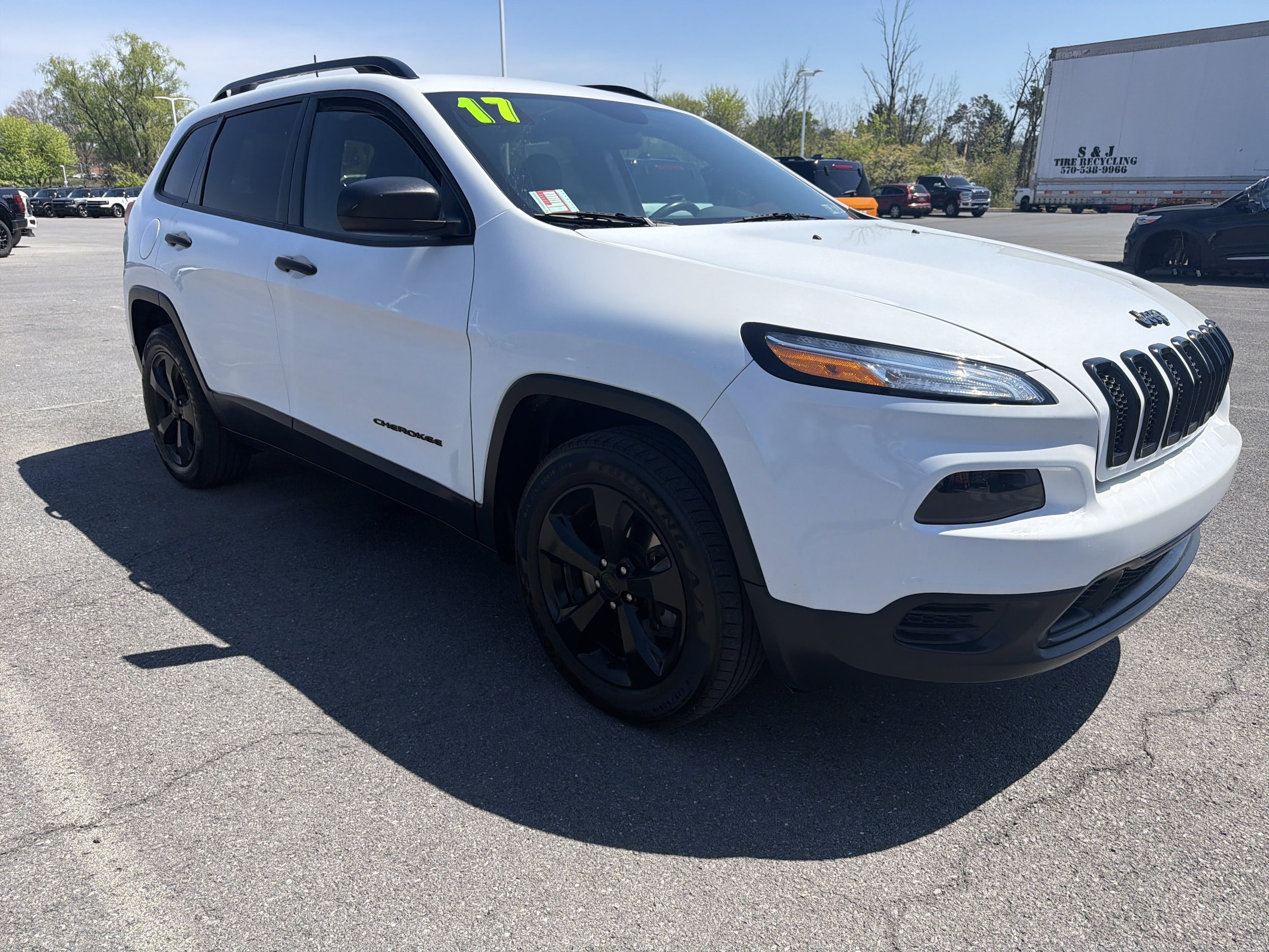 2017 Jeep Cherokee Sport Altitude