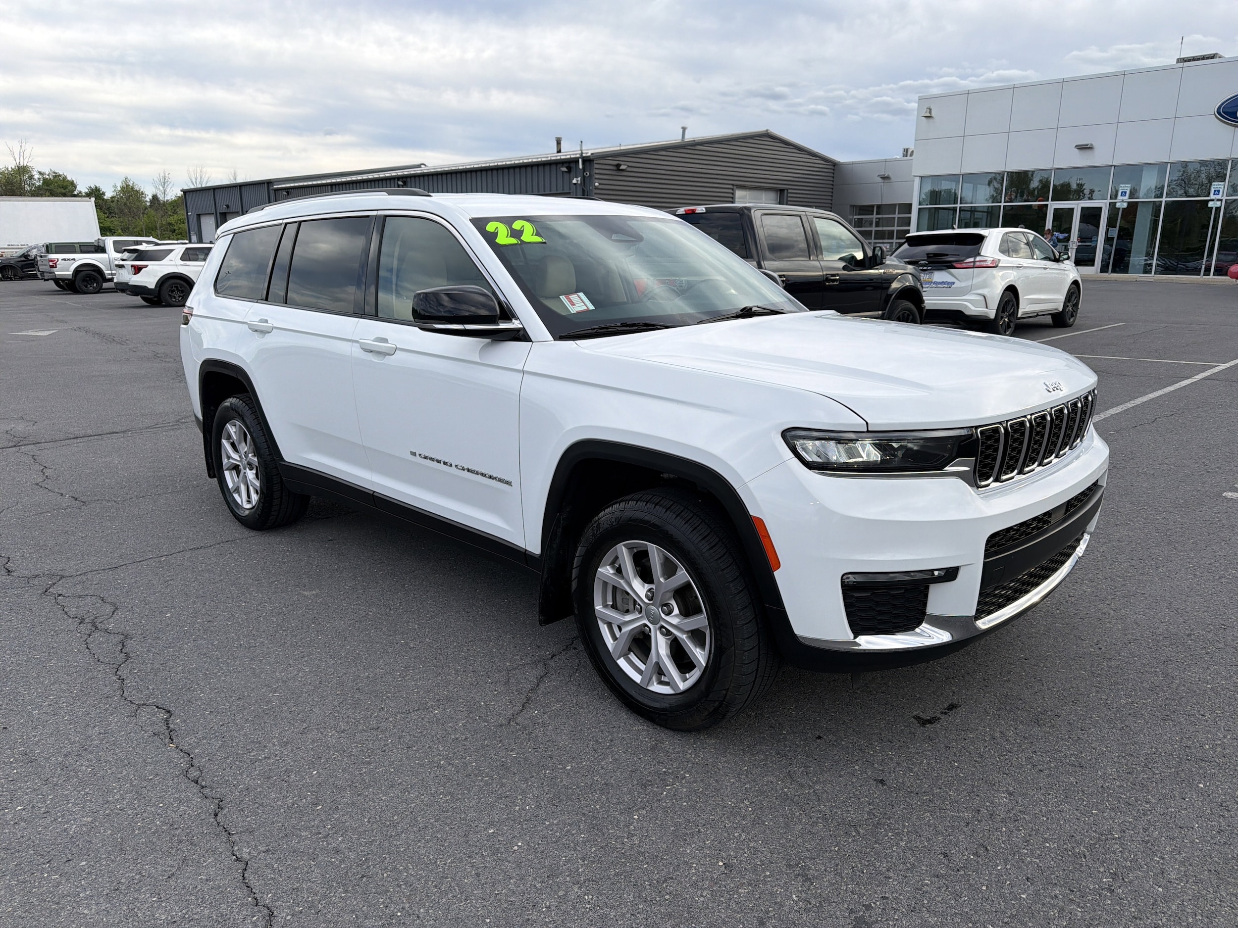 2022 Jeep Grand Cherokee L Limited 4x4's photo