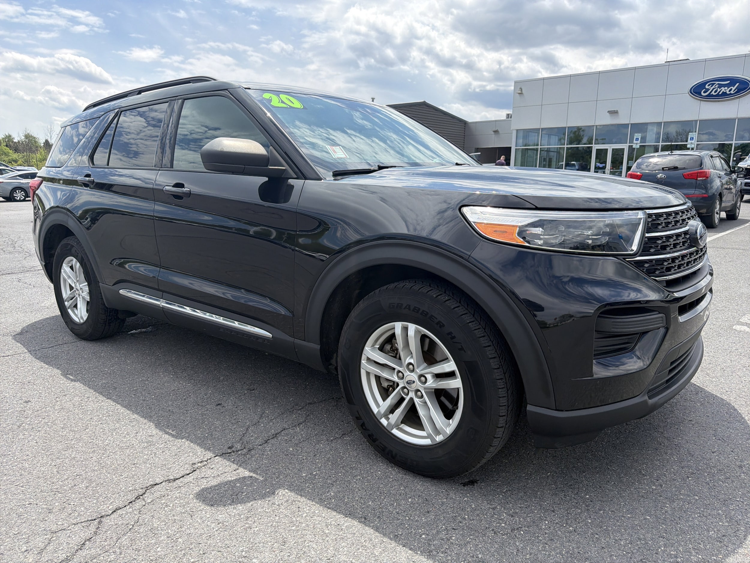 2020 Ford Explorer XLT 4WD's photo