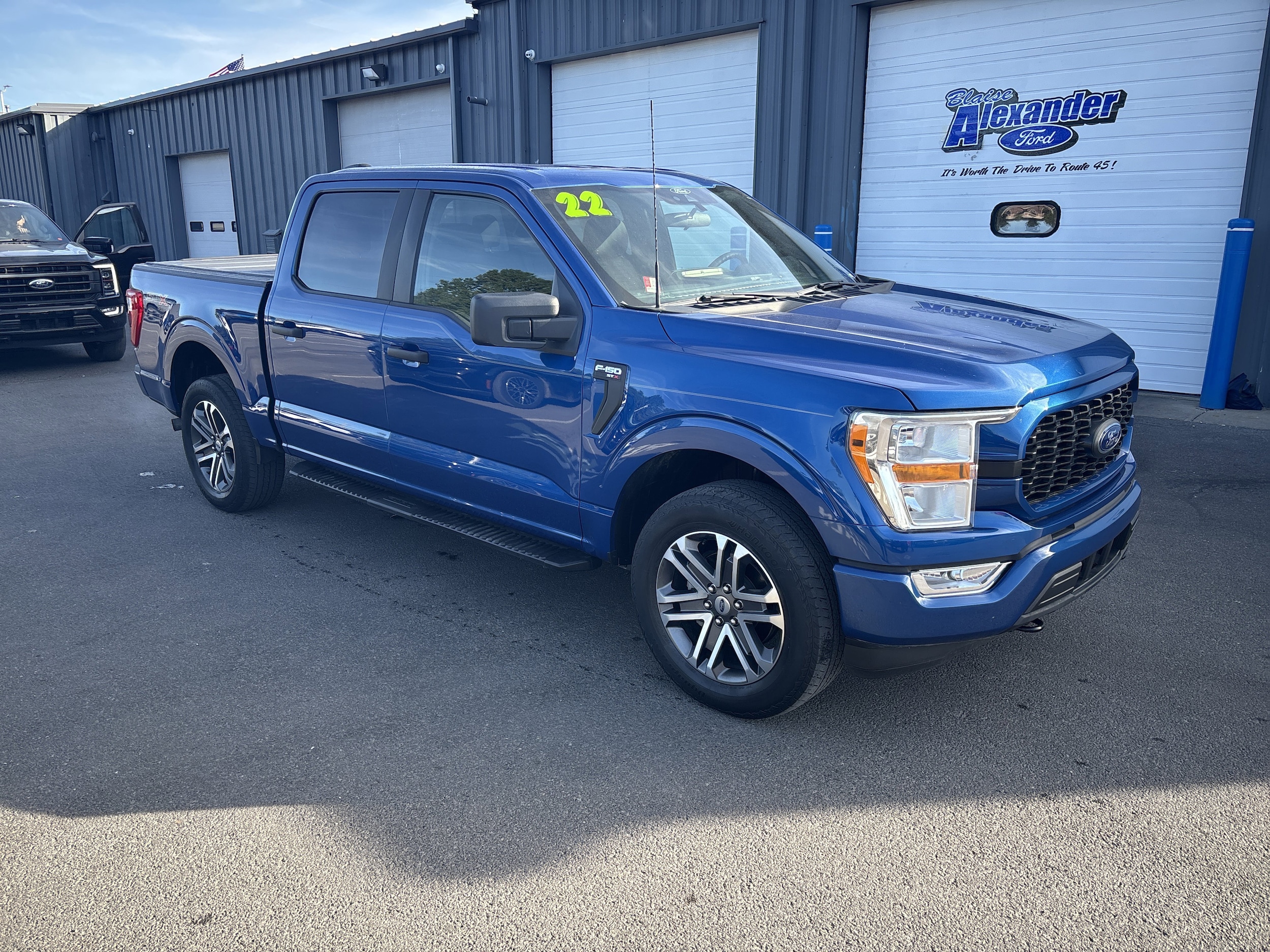 2022 Ford F-150 XL's photo