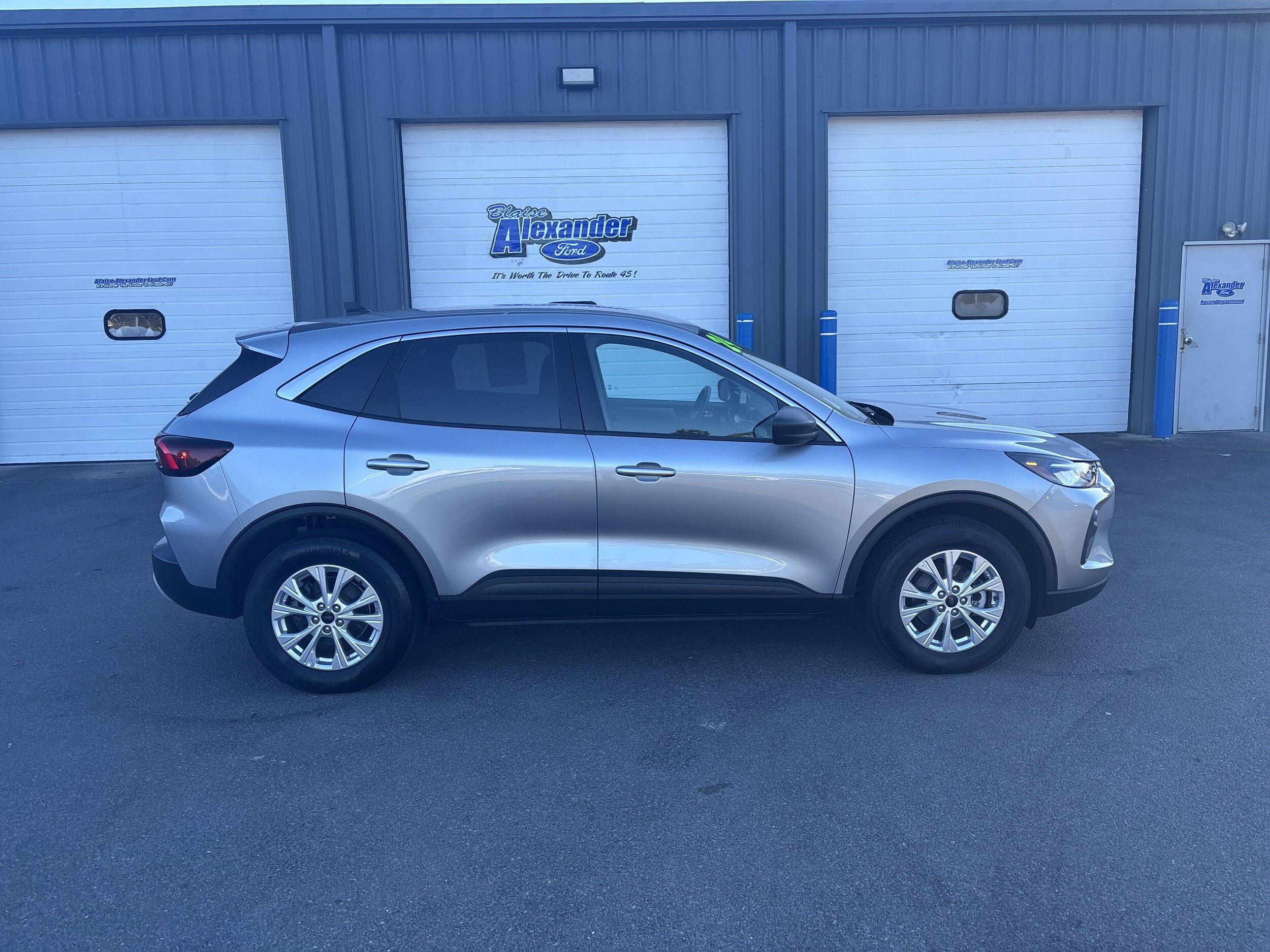 2024 Ford Escape Active photo 2