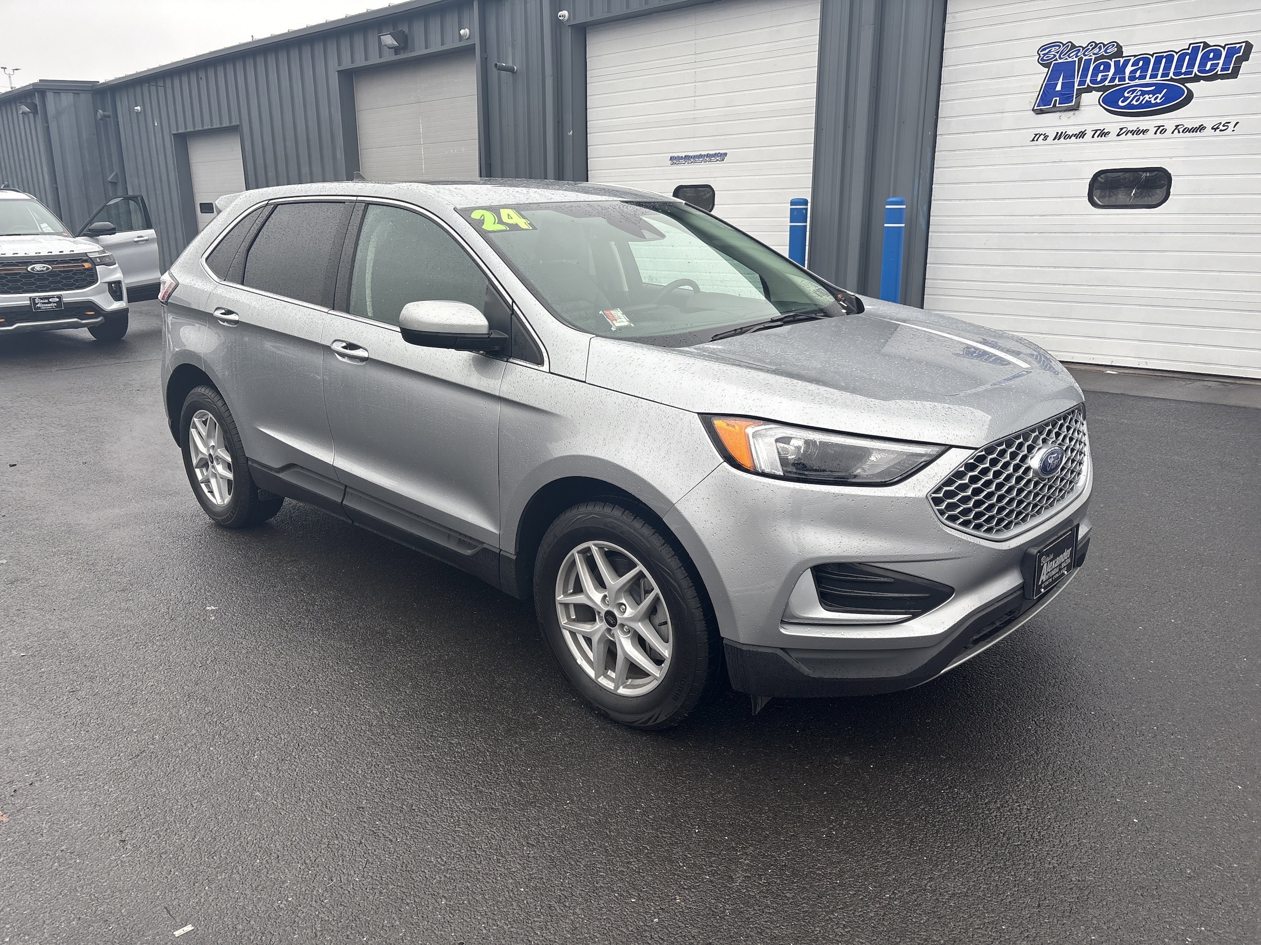 2024 Ford Edge SEL's photo