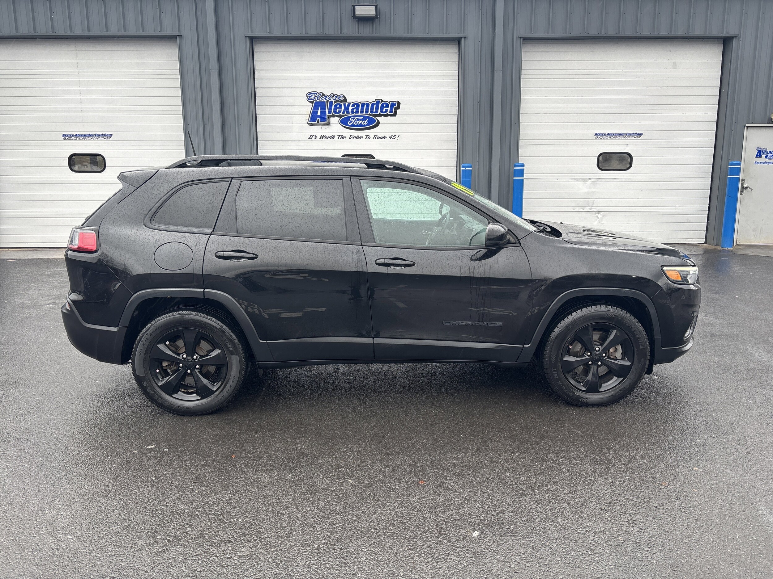 2019 Jeep Cherokee Latitude photo 2