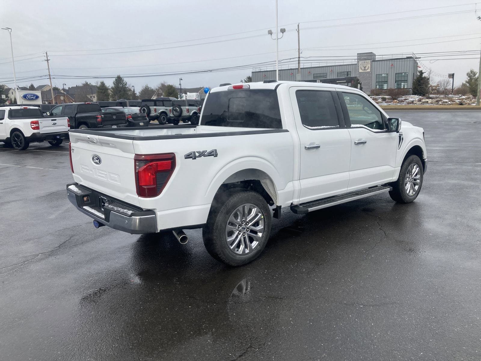 2025 Ford F-150 XLT photo 3