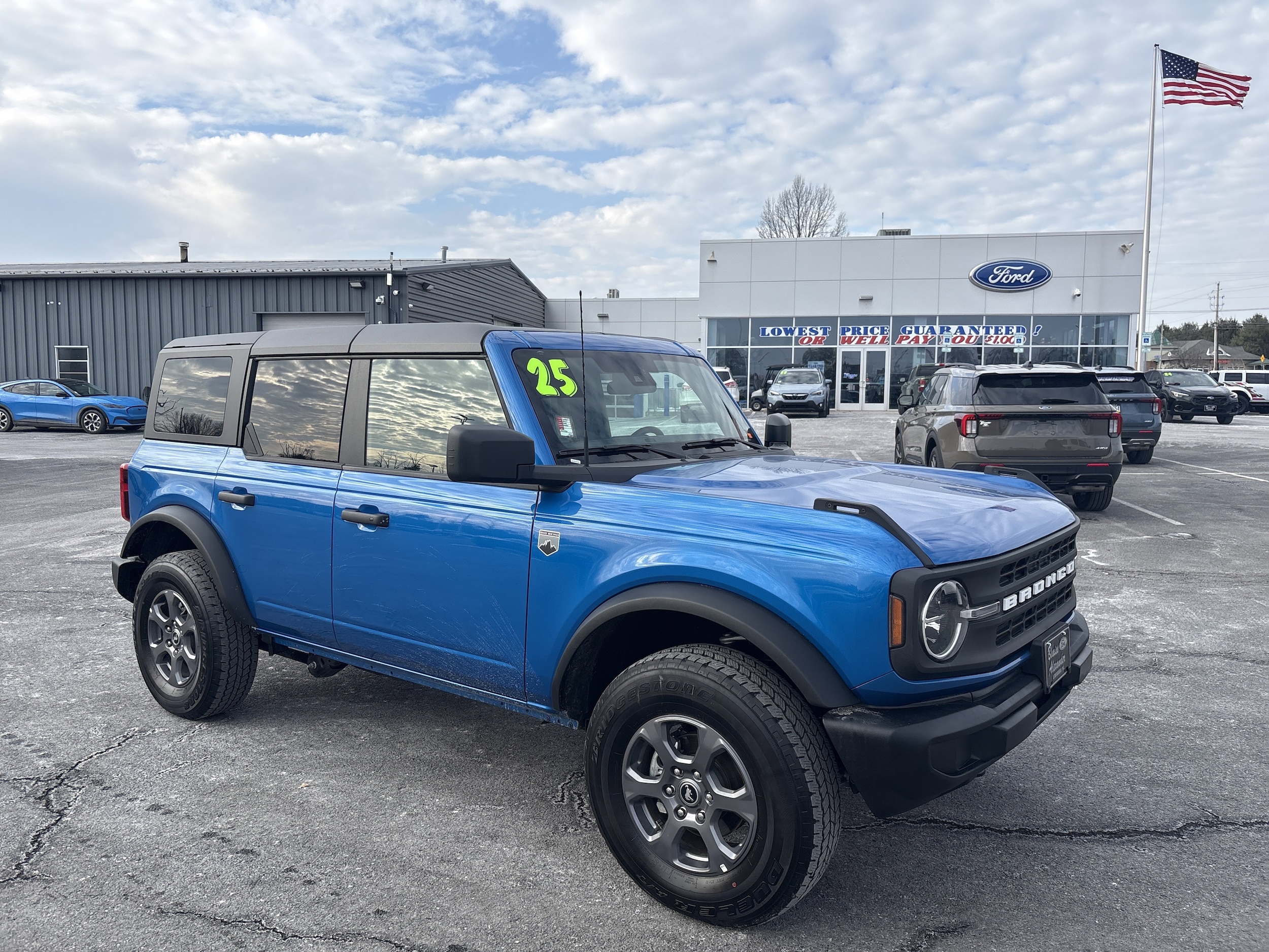 2025 Ford Bronco 4-Door Big Bend's photo