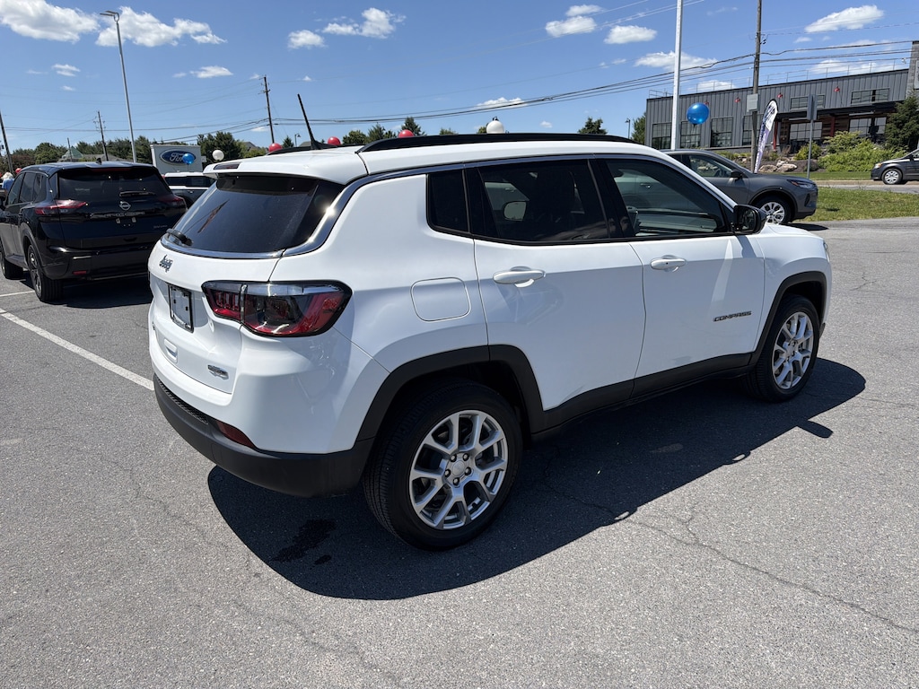 Used 2024 Jeep Compass Latitude Lux SUV
