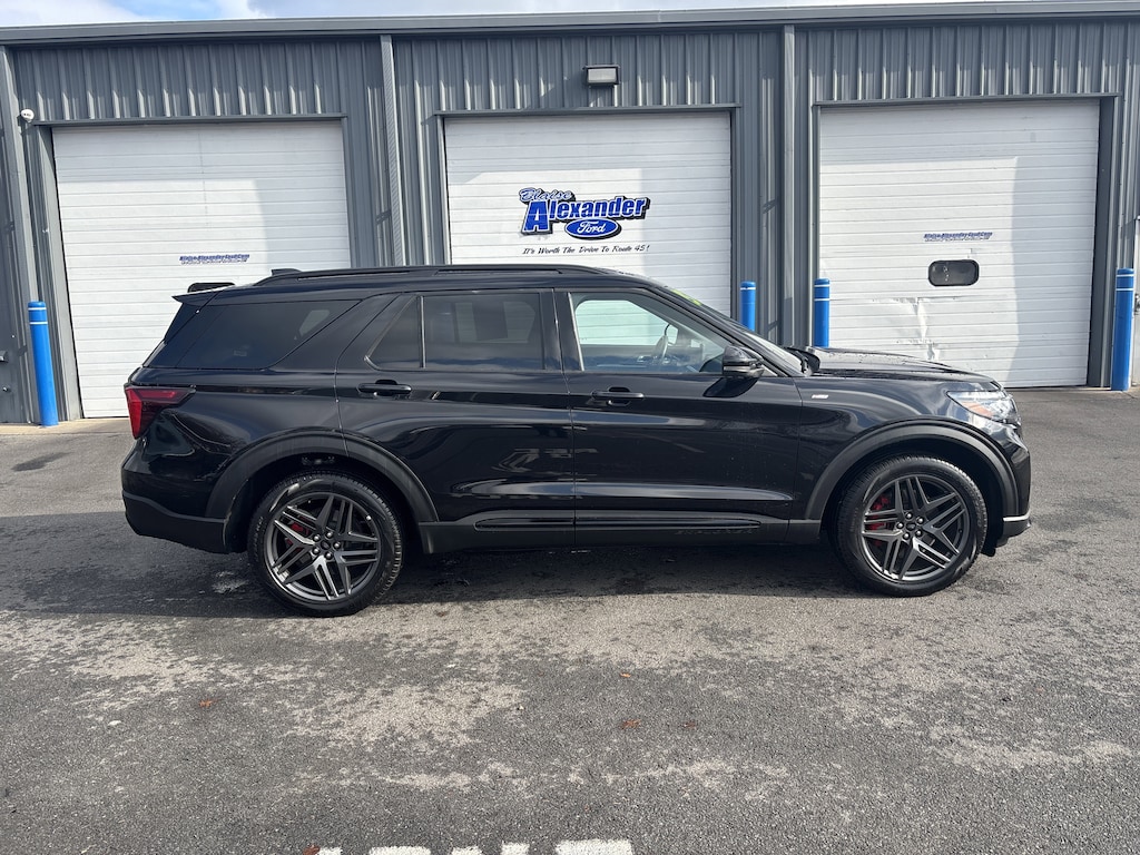 Used 2025 Ford Explorer ST-Line SUV
