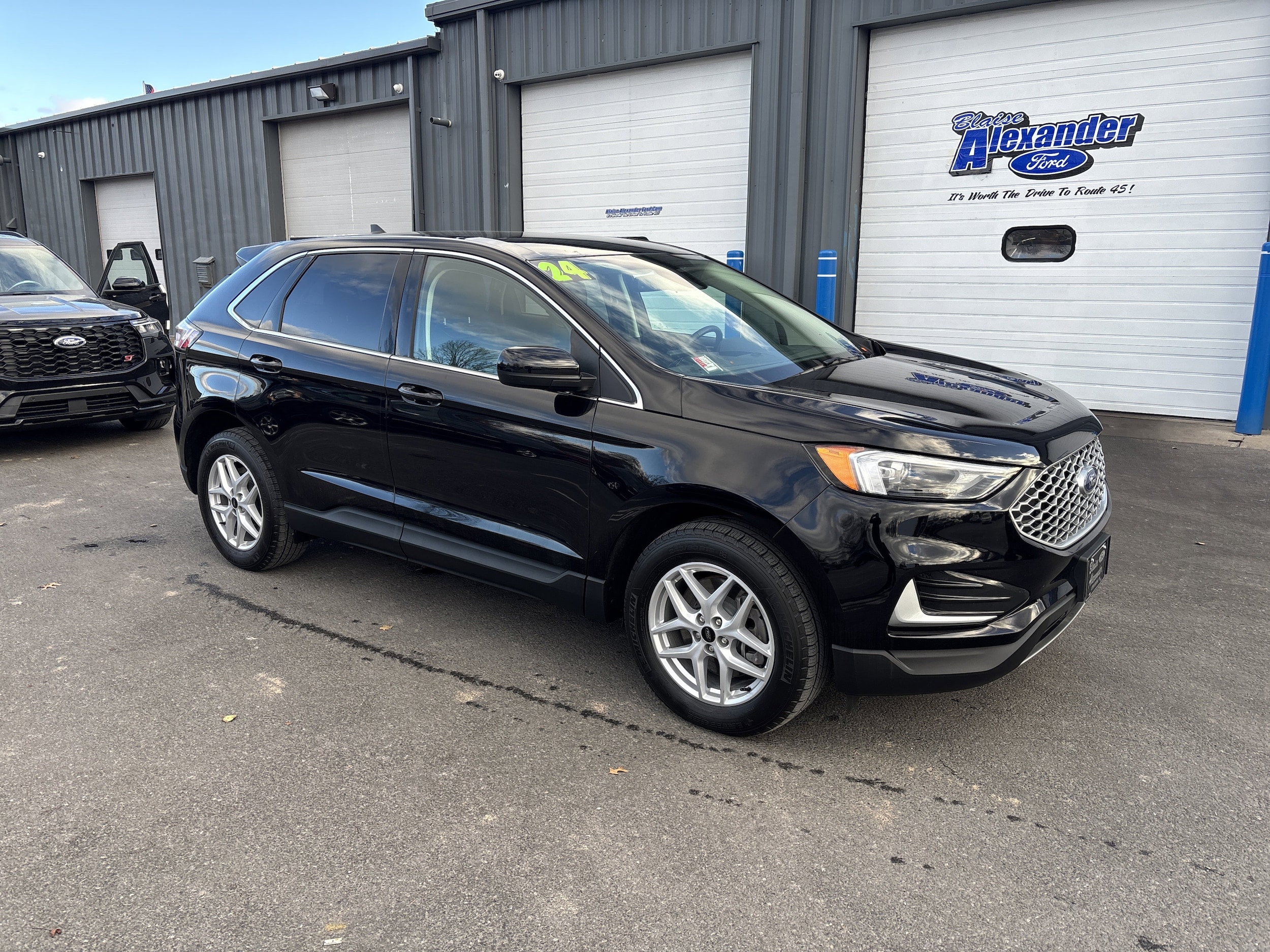 2024 Ford Edge SEL's photo