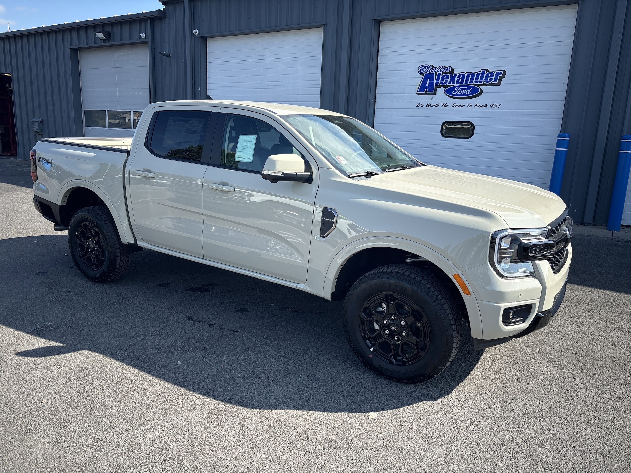 2025 Ford Ranger Lariat's photo