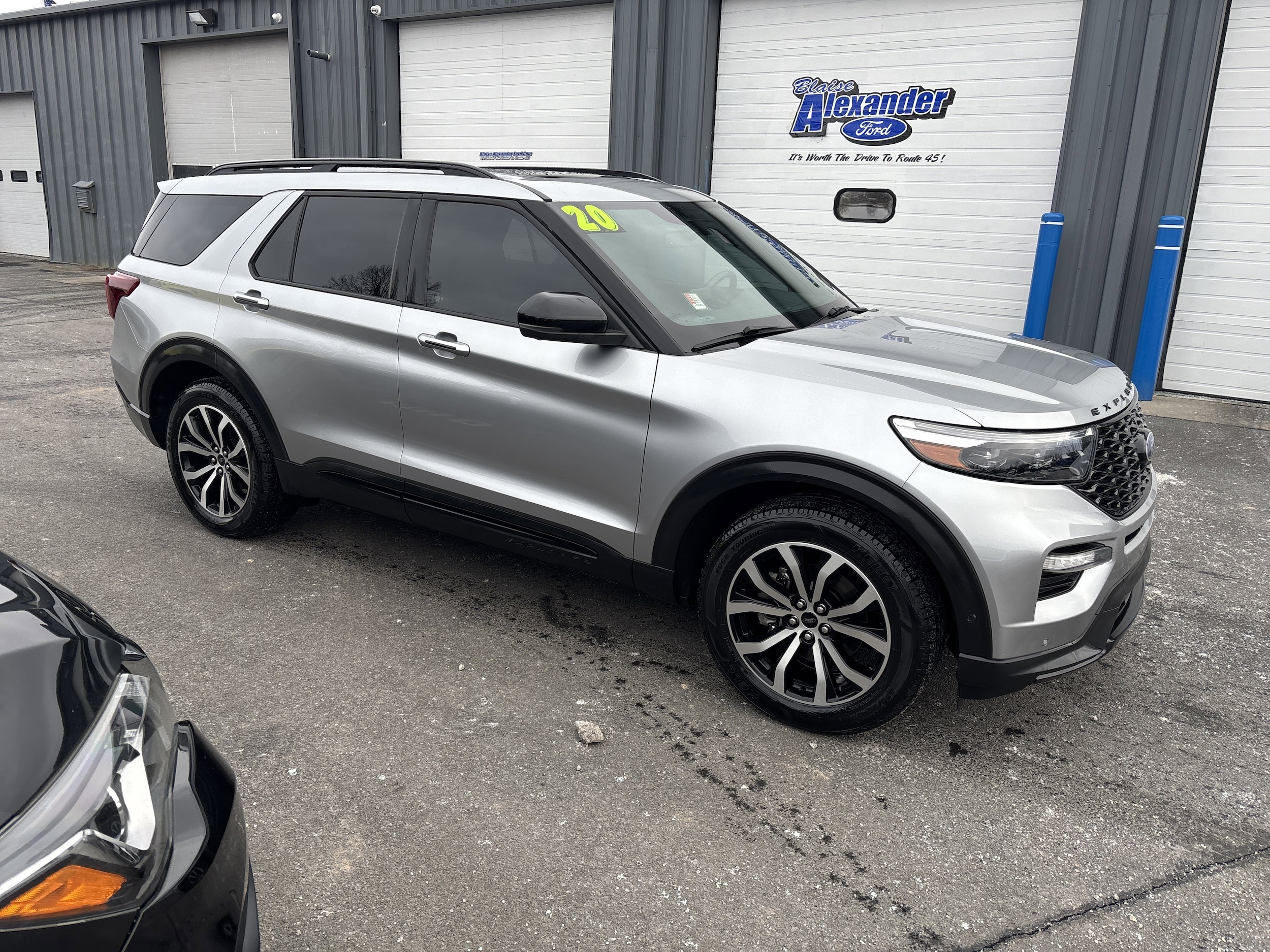 2020 Ford Explorer ST's photo