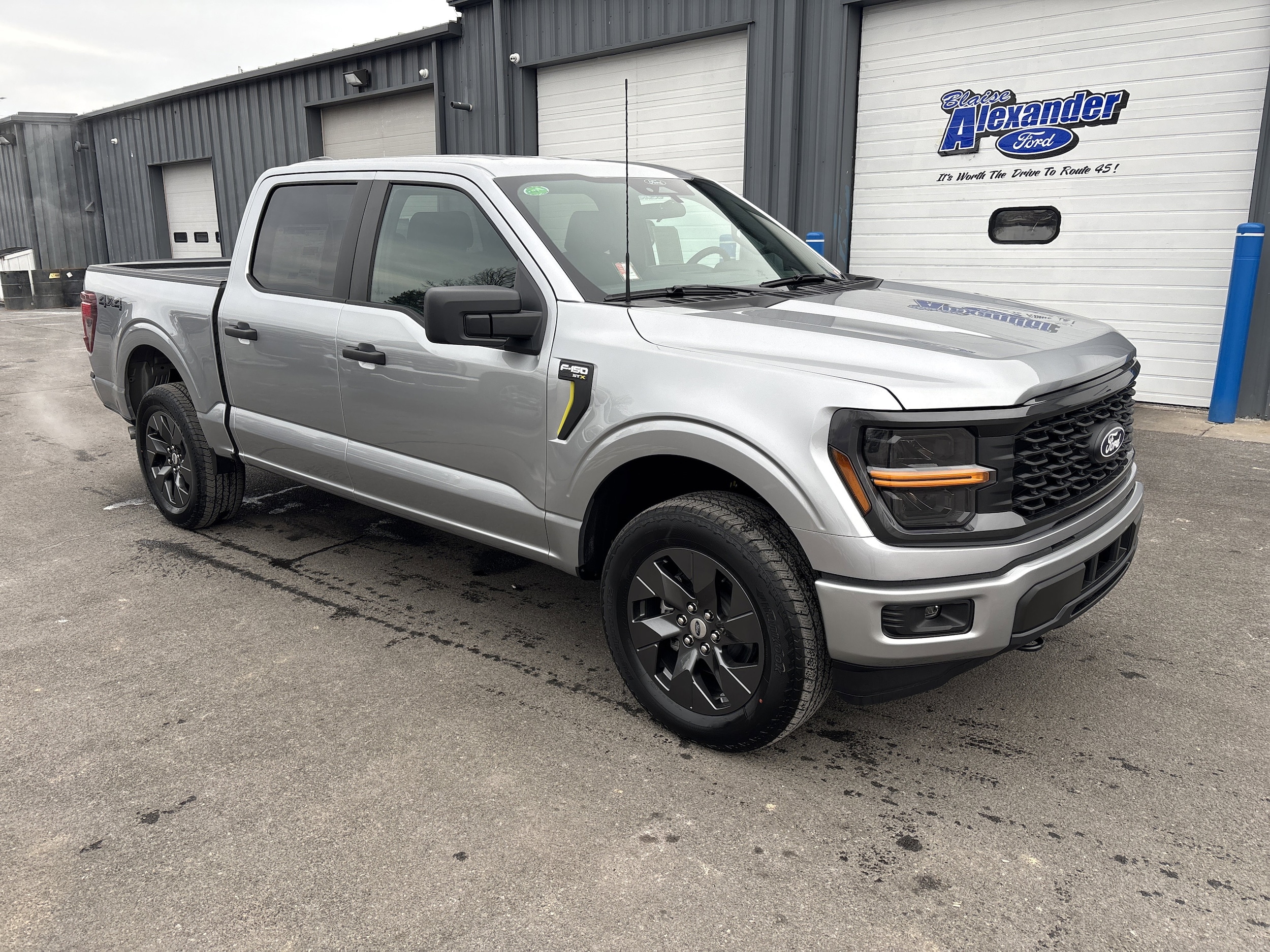 2025 Ford F-150 STX's photo