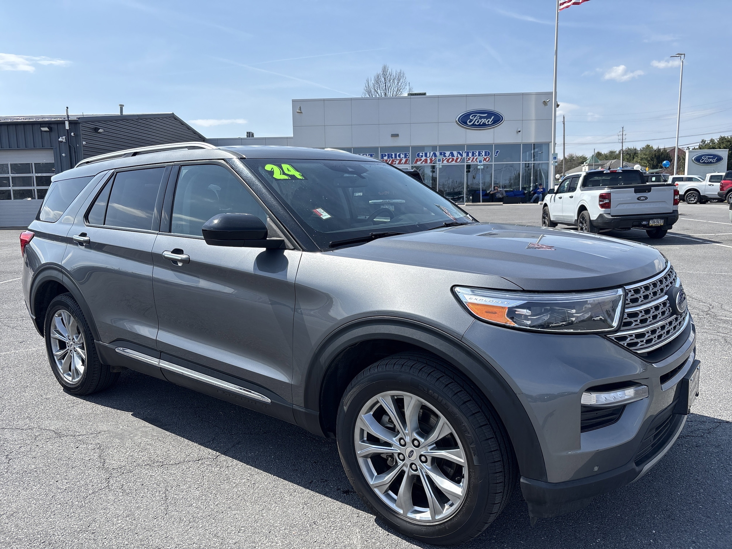 2024 Ford Explorer Limited 4WD's photo