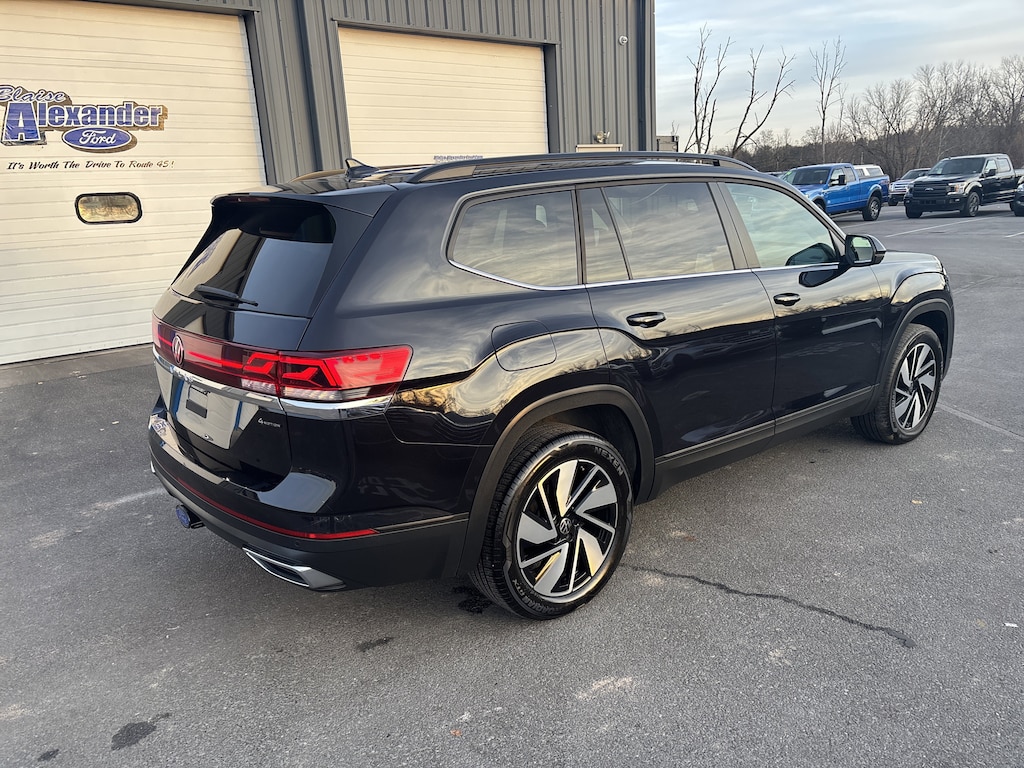 Used 2025 Volkswagen Atlas 2.0T SE w/Technology SUV