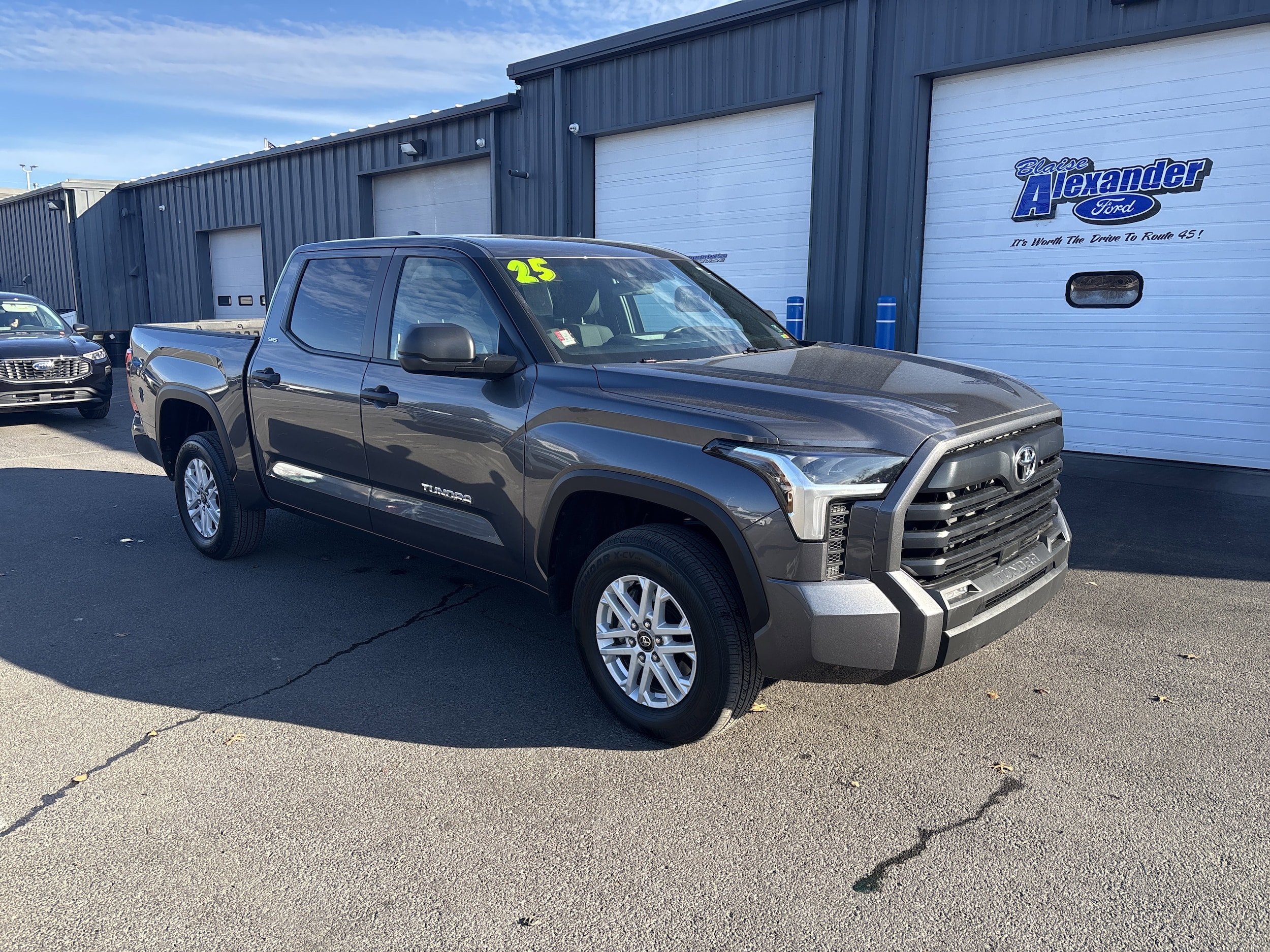 2025 Toyota Tundra SR5's photo