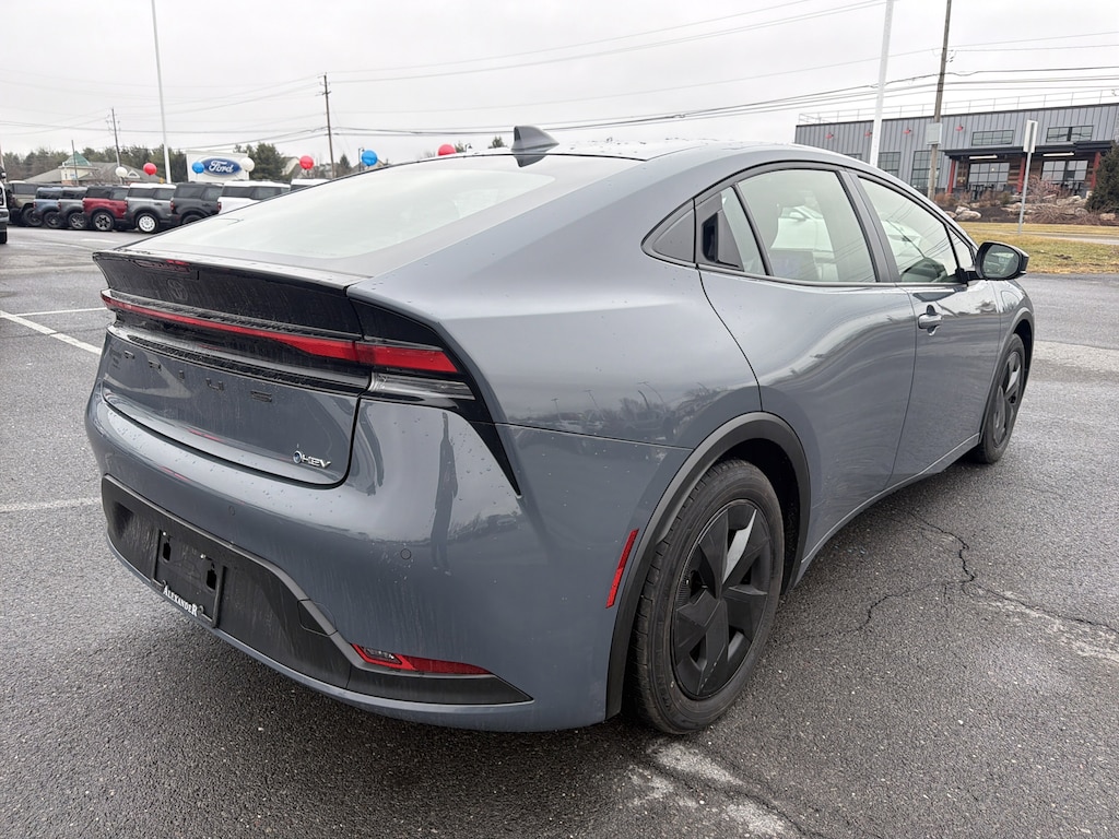 Used 2025 Toyota Prius LE Hatchback