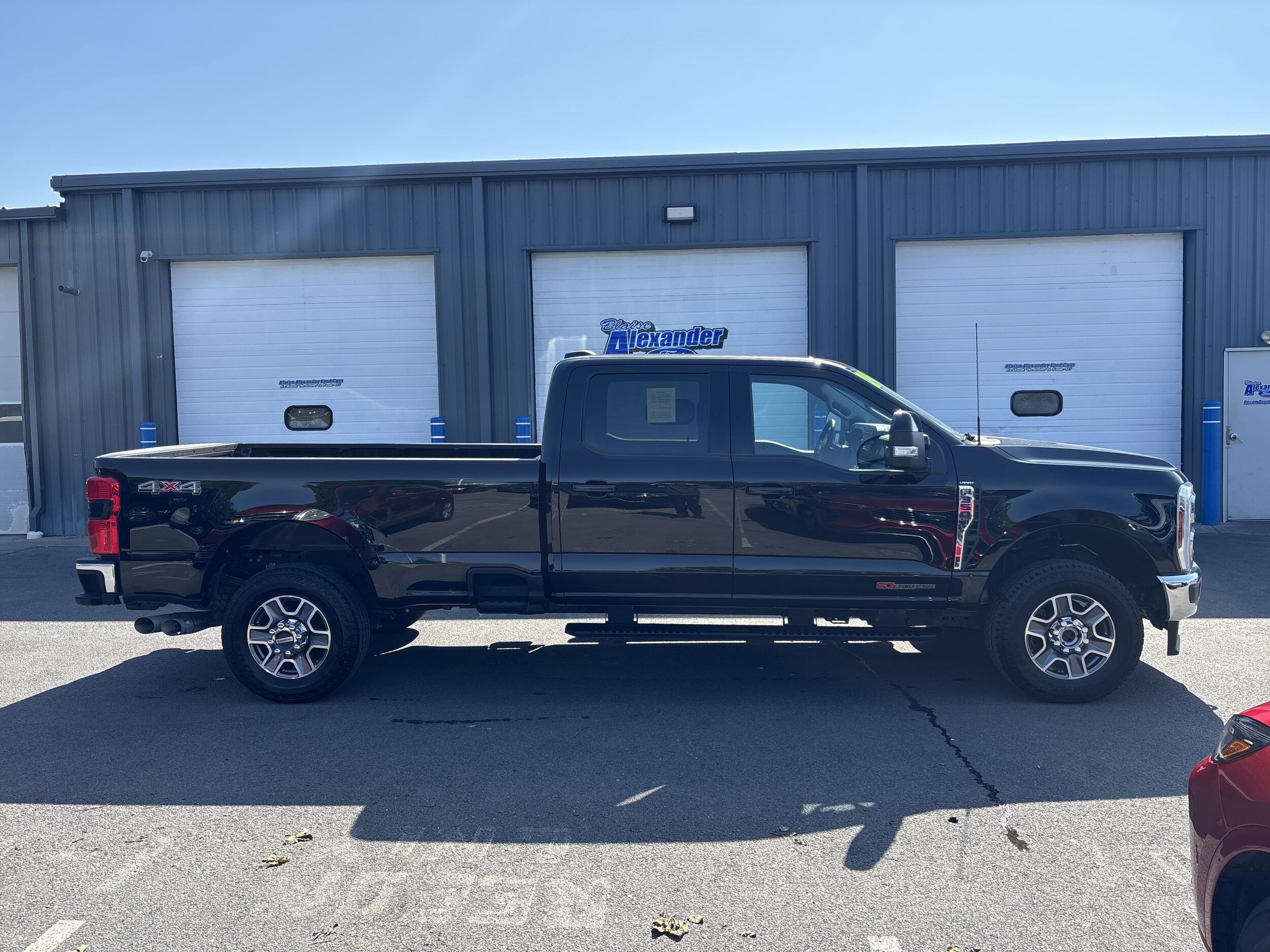 2024 Ford F-350 Lariat photo 2