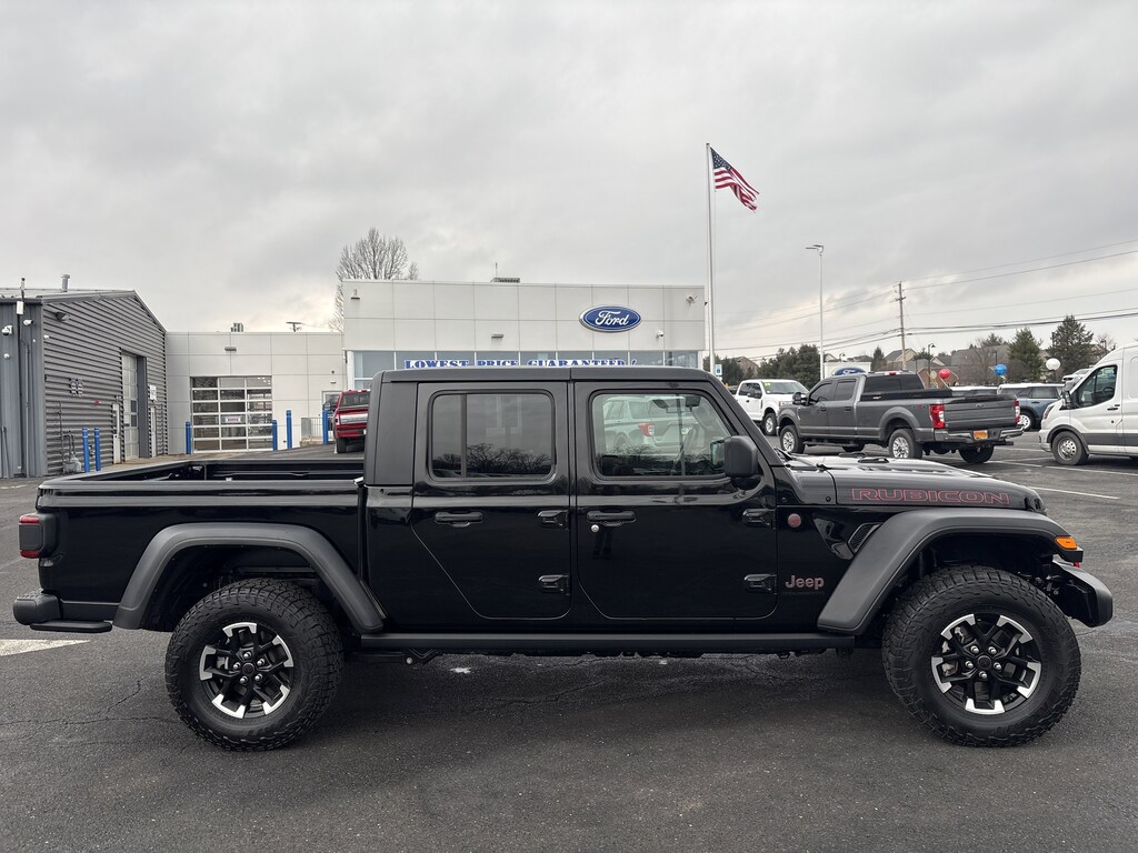 Used 2024 Jeep Gladiator Rubicon Truck Crew Cab
