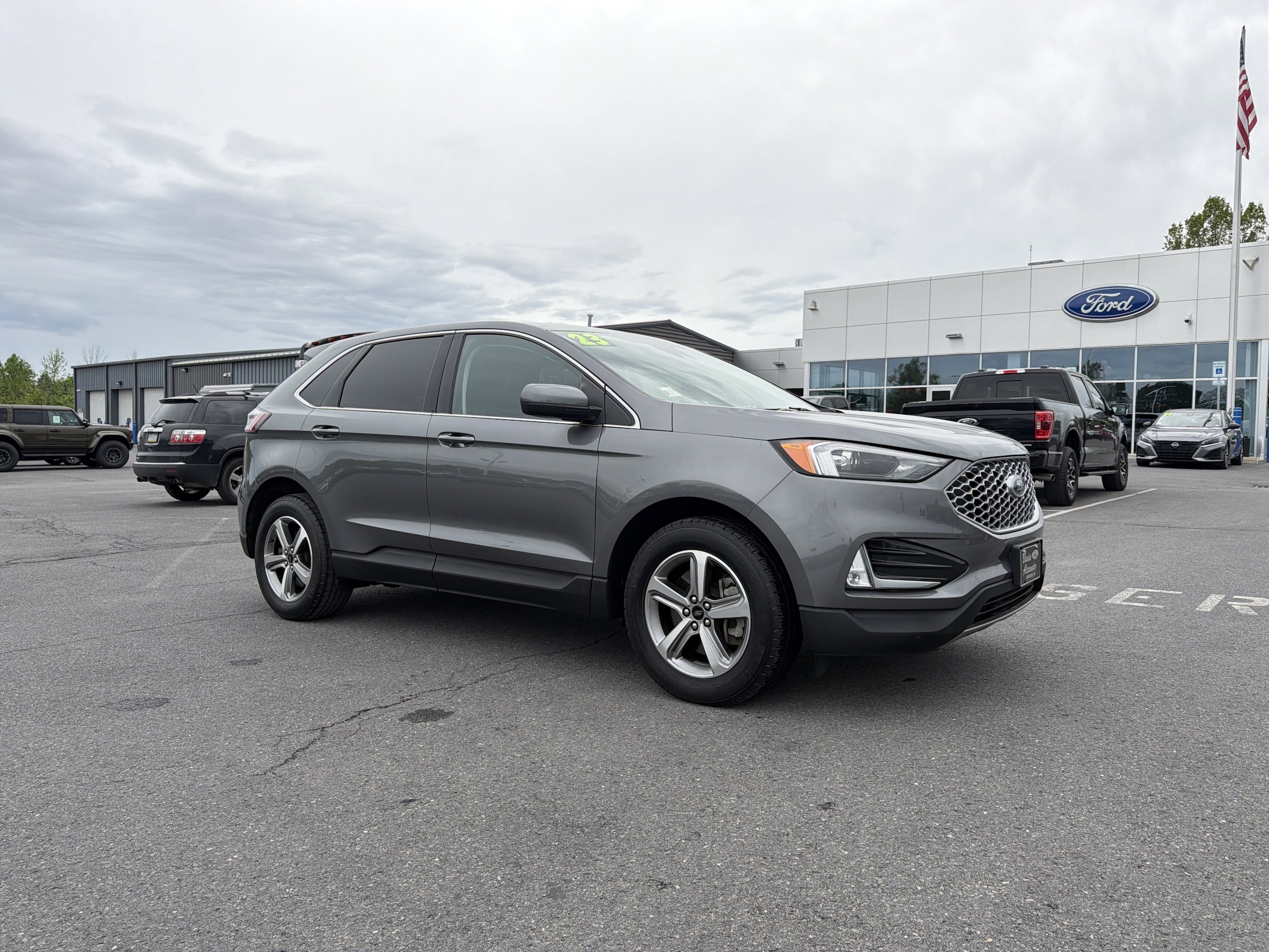 2023 Ford Edge SEL AWD's photo