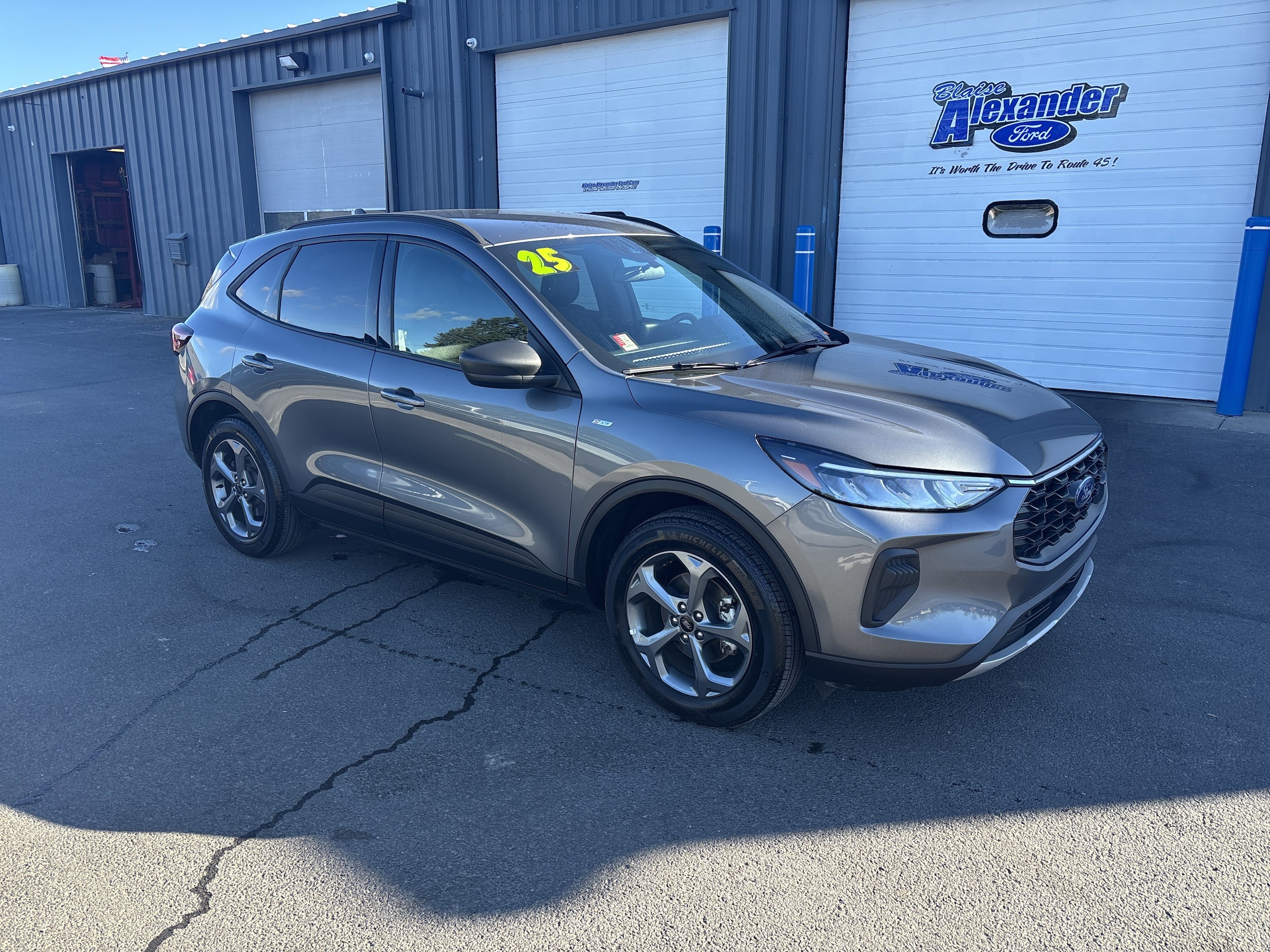 2025 Ford Escape ST-Line's photo