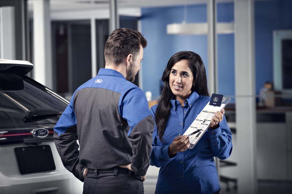 ford-service-center-woman.jpg