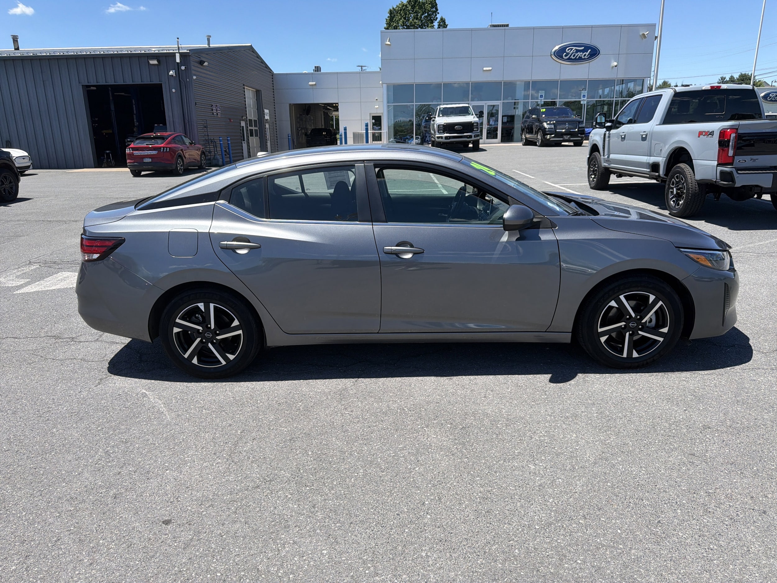 Used 2024 Nissan Sentra SV with VIN 3N1AB8CV5RY364618 for sale in Lewisburg, PA