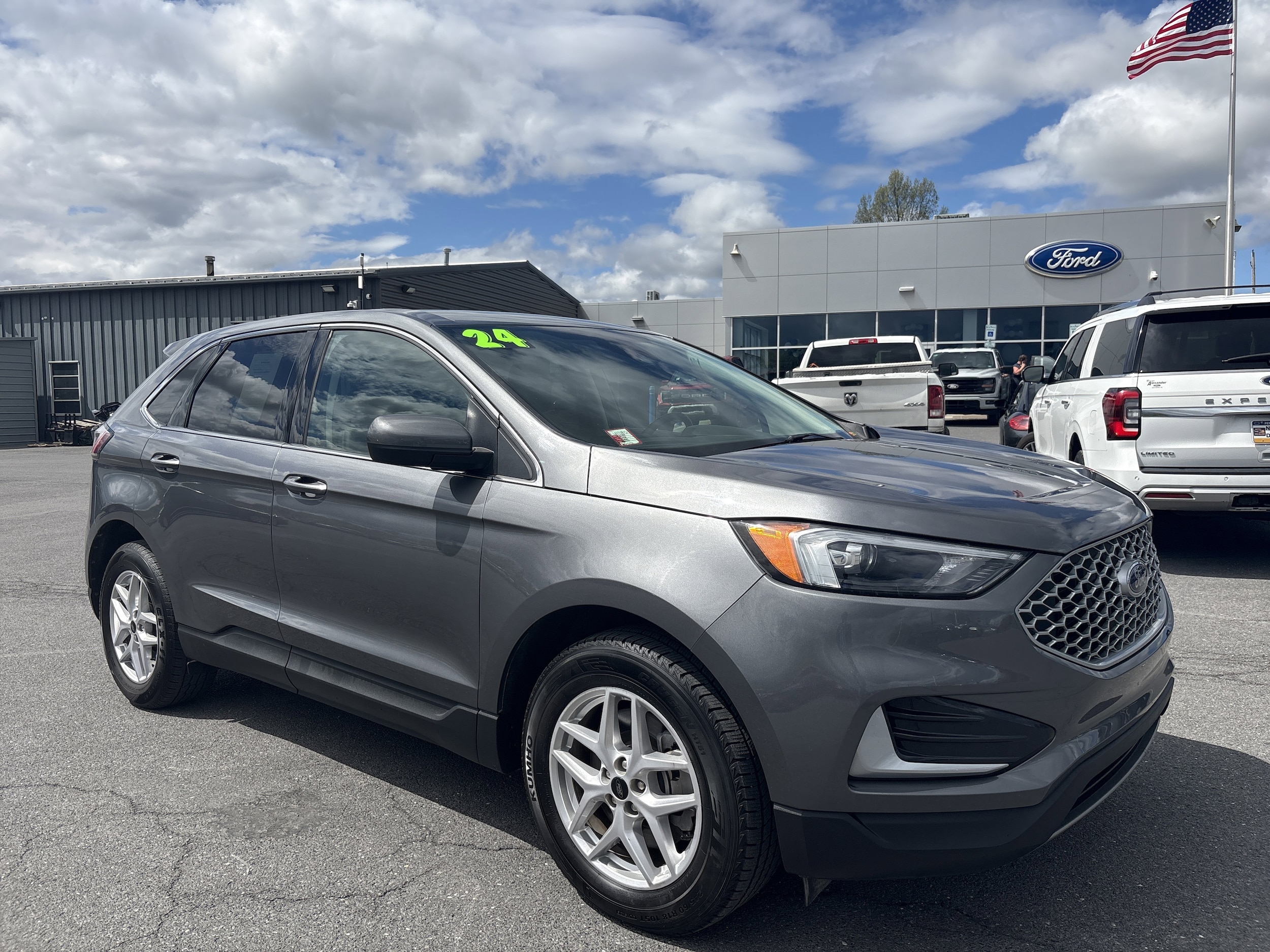 2024 Ford Edge SEL AWD's photo