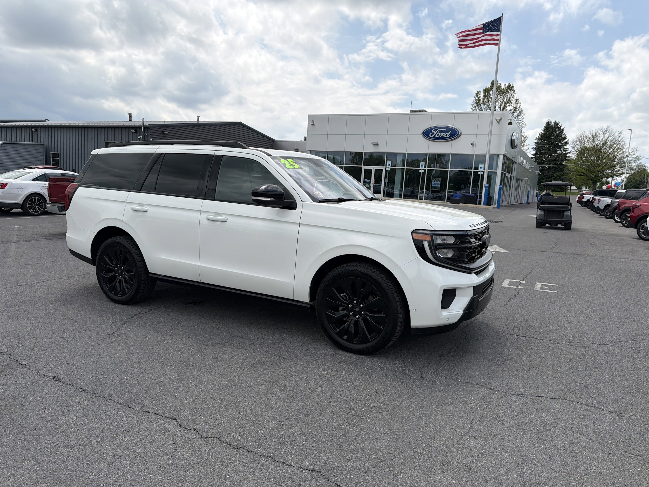 2025 Ford Expedition's photo