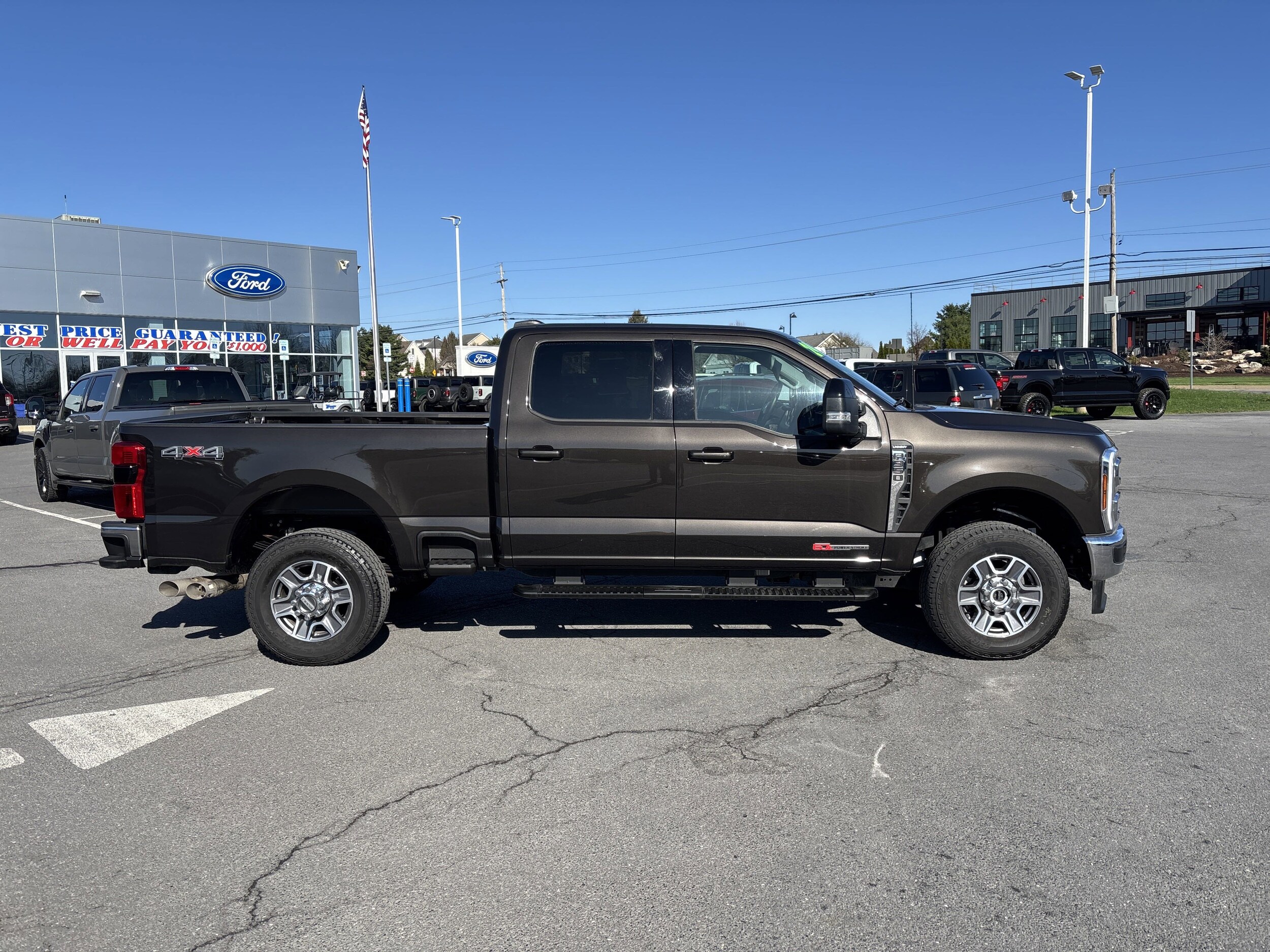 2024 Ford F-350 Lariat photo 2