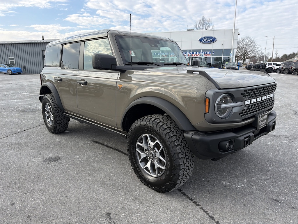 Used 2025 Ford Bronco Badlands SUV