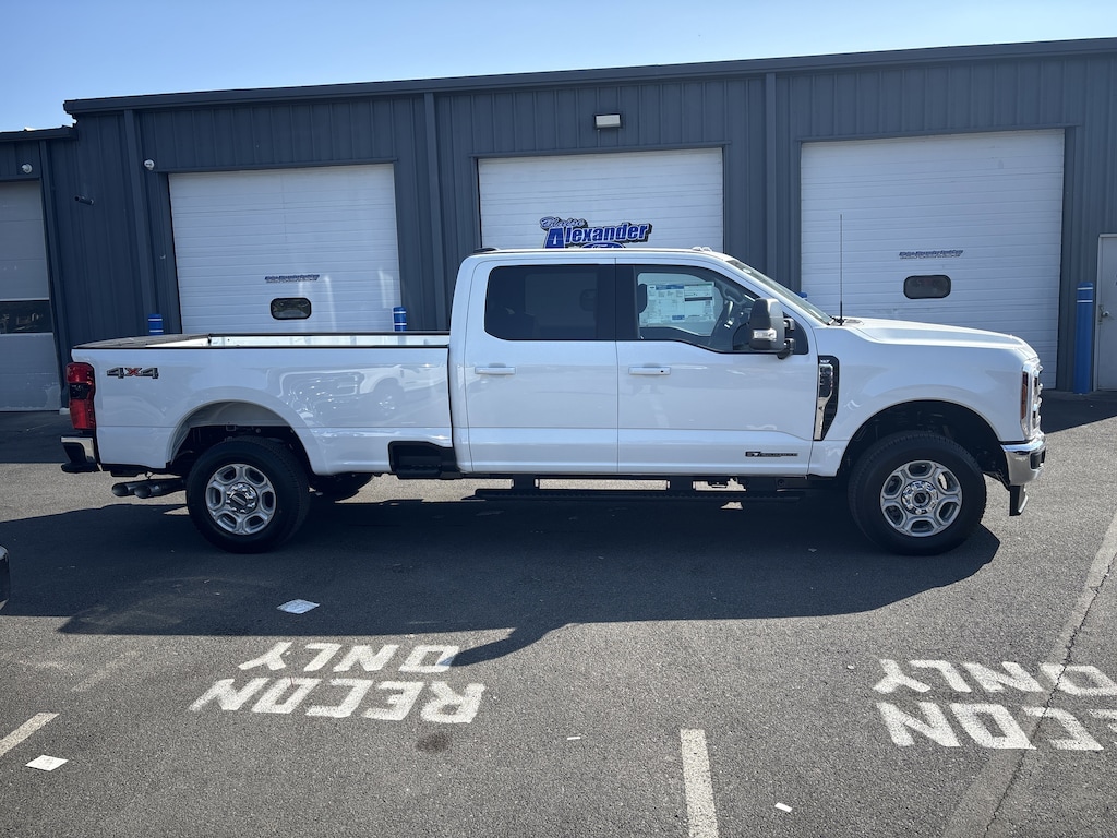 New 2026 Ford F-250 XLT Truck Crew Cab