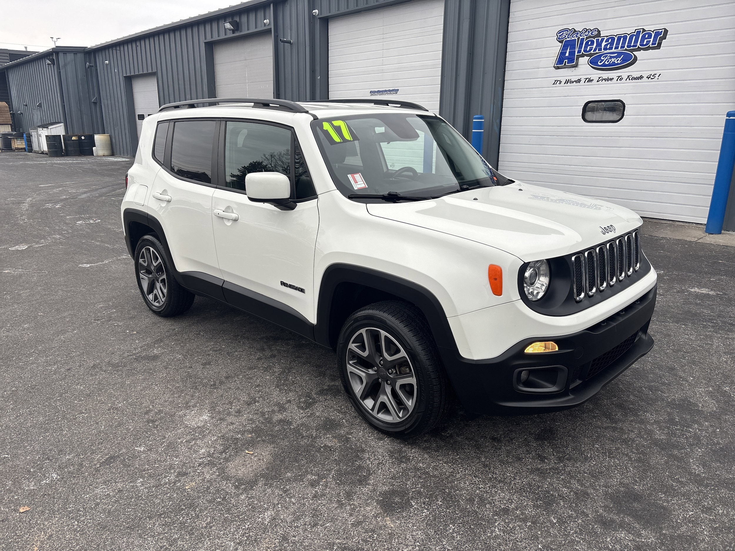 2017 Jeep Renegade Latitude's photo