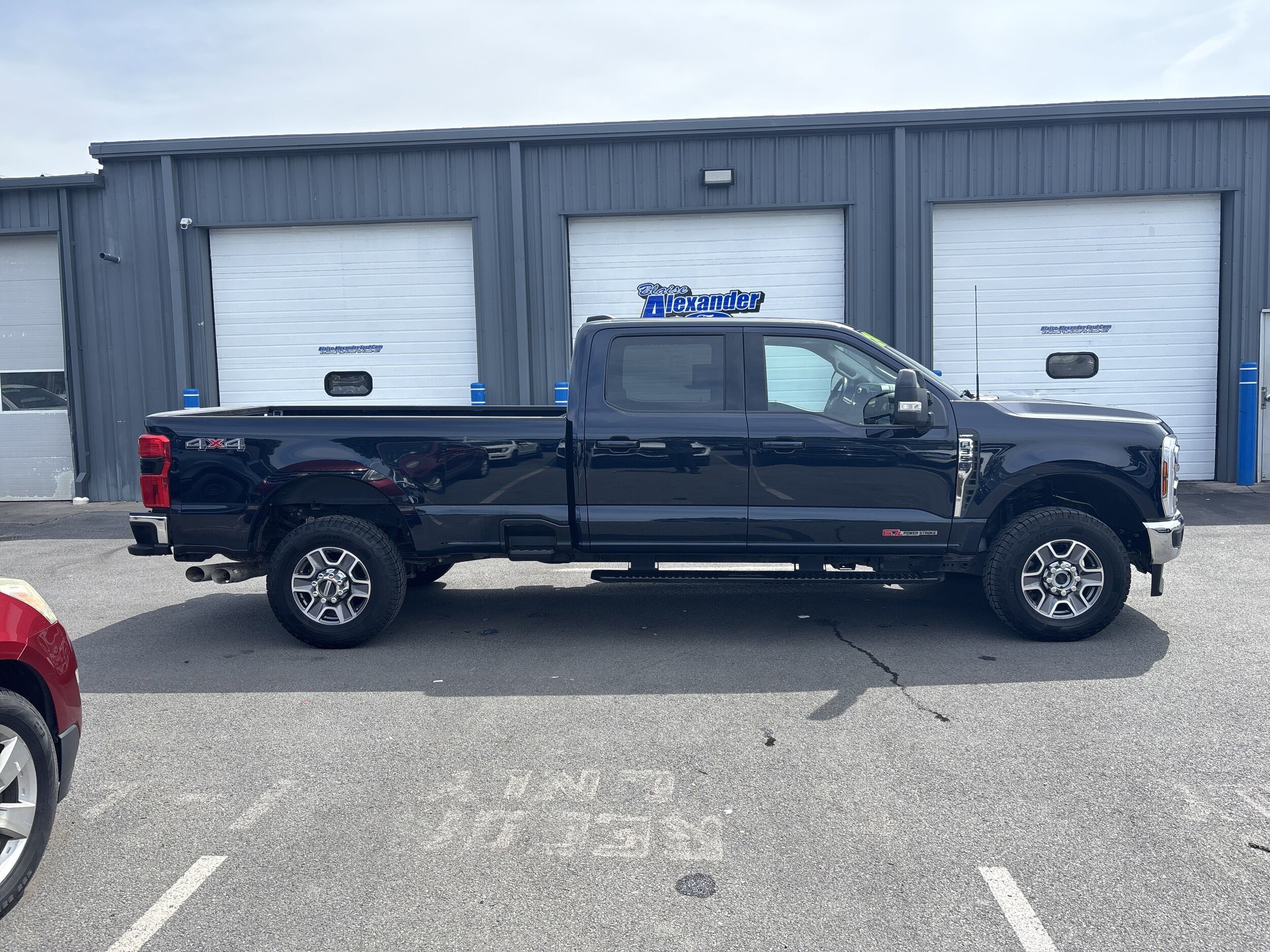 2024 Ford F-350 Lariat photo 2