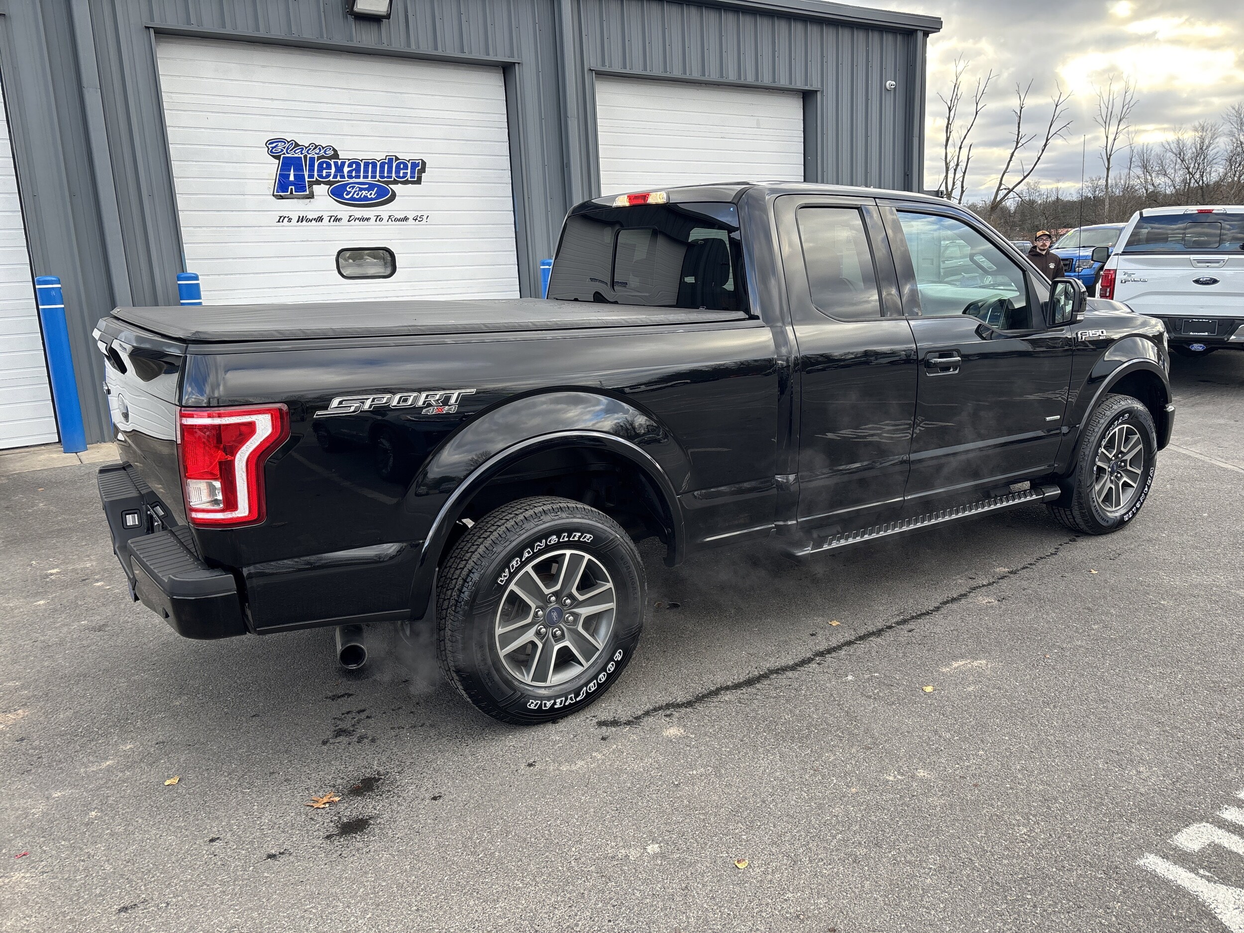 2016 Ford F-150 XLT photo 3