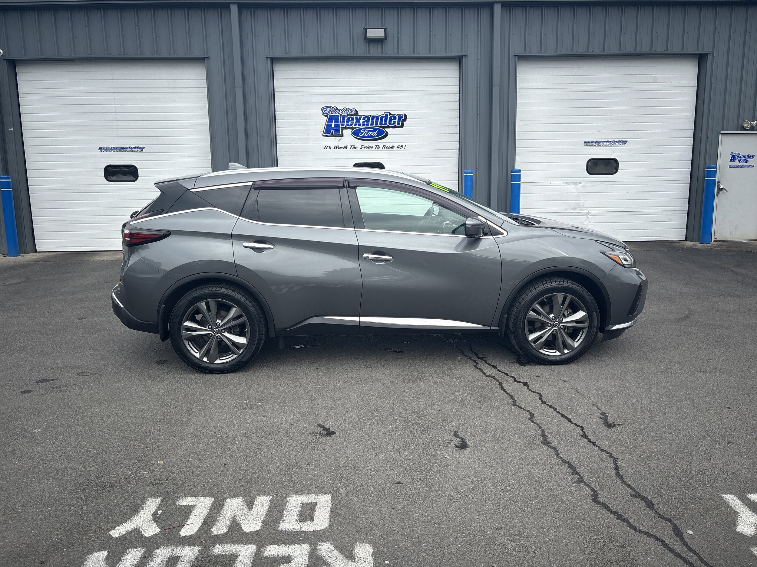 2019 Nissan Murano Platinum photo 2
