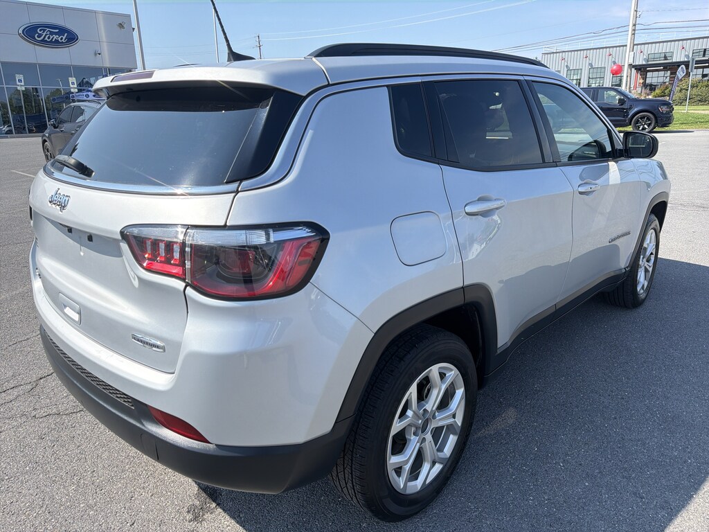 Used 2024 Jeep Compass Latitude SUV