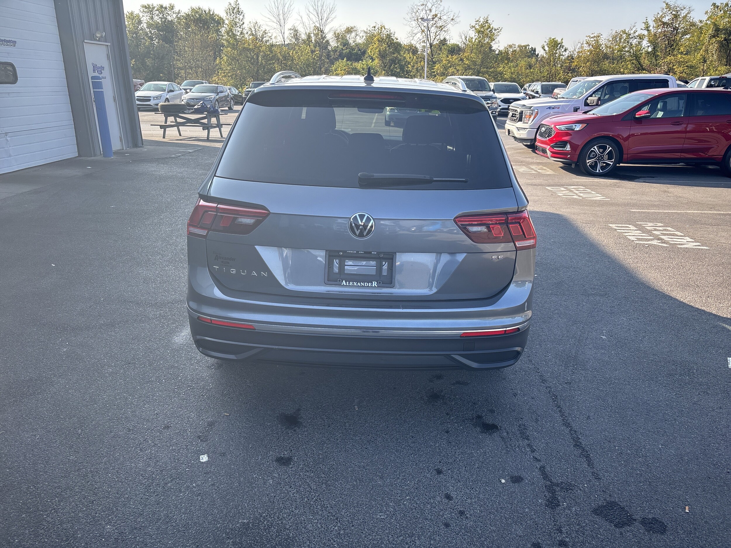 2024 Volkswagen Tiguan SE Wolfsburg Edition photo 4