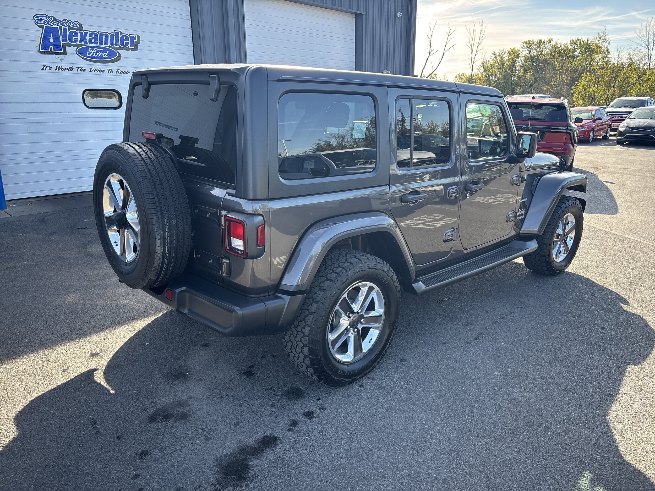 2020 Jeep Wrangler Unlimited Sahara photo 2