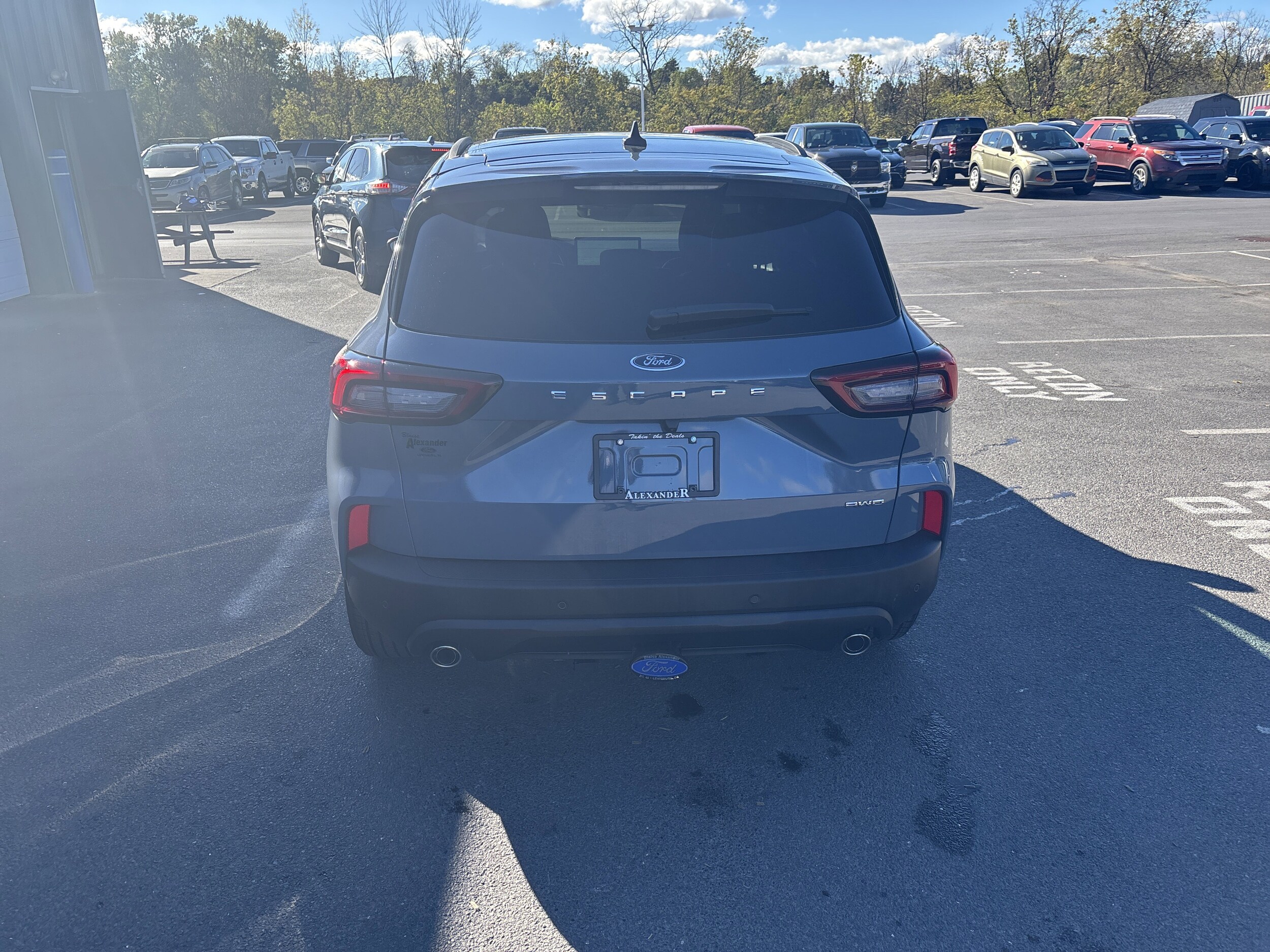2025 Ford Escape ST-Line Select photo 2
