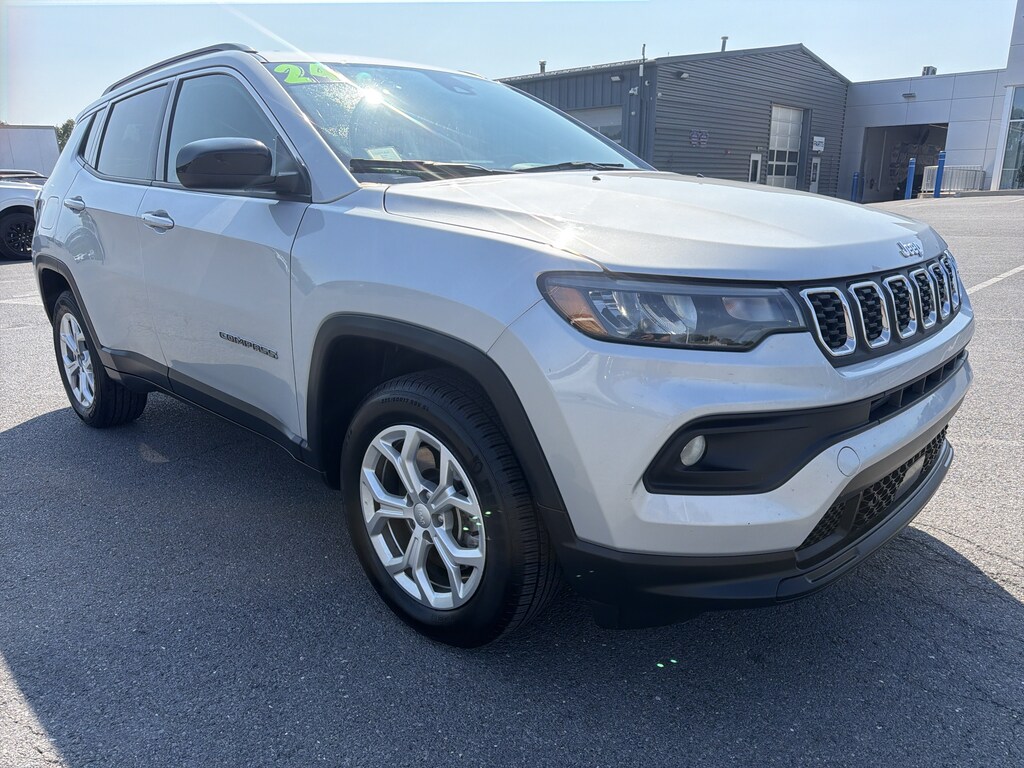 Used 2024 Jeep Compass Latitude SUV