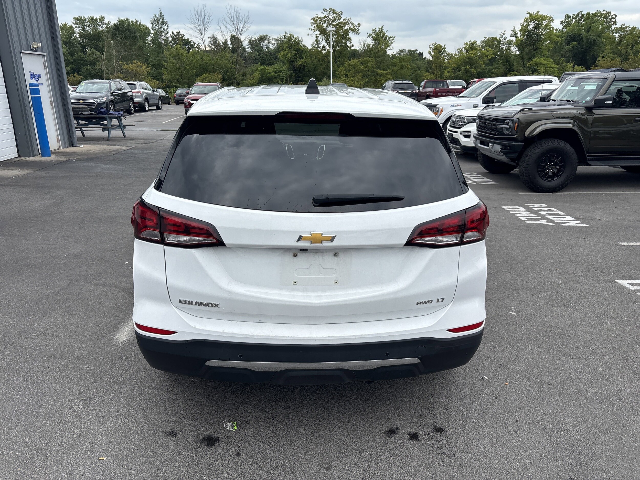 2024 Chevrolet Equinox photo 4
