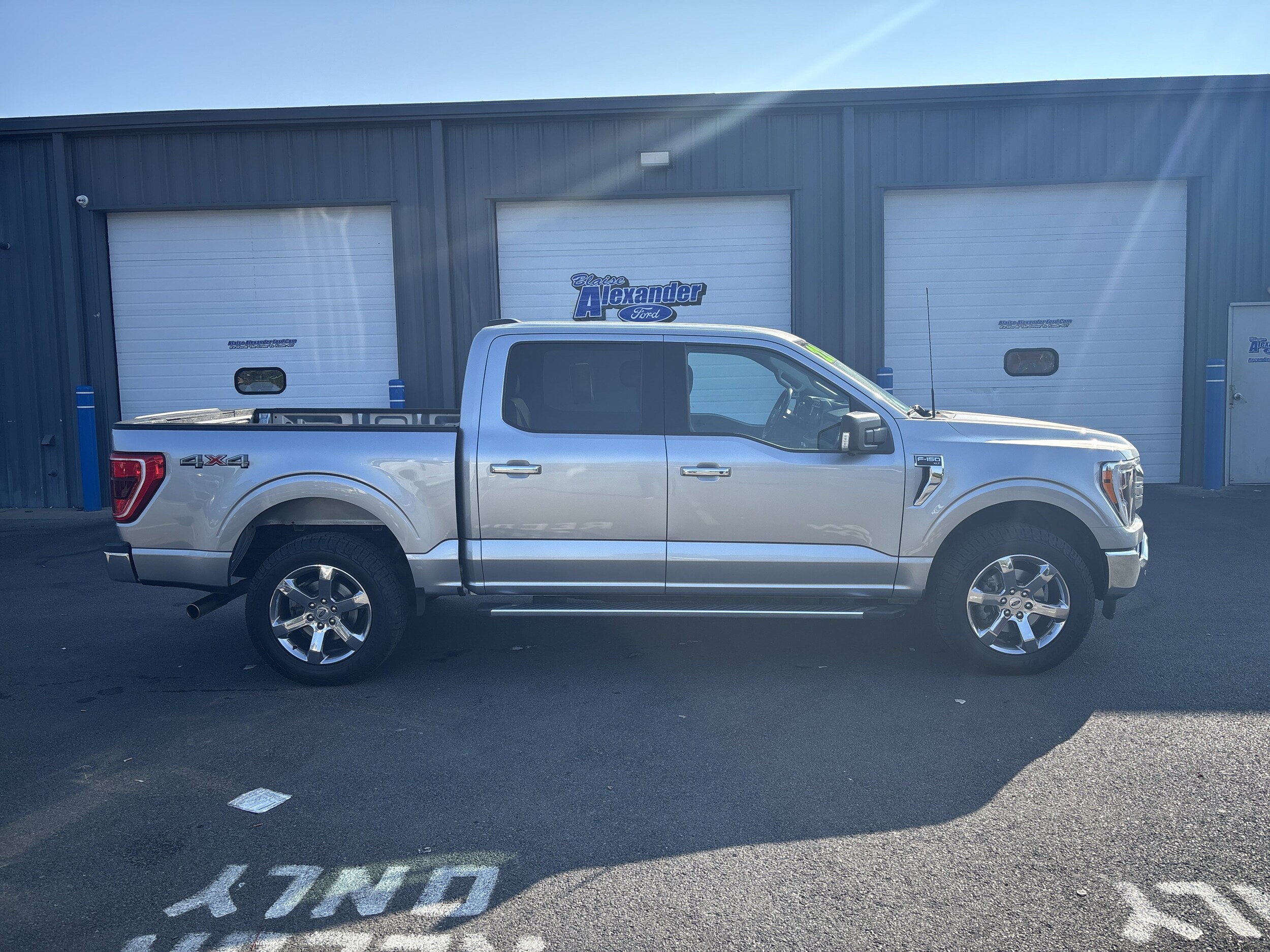 2022 Ford F-150 XLT photo 2