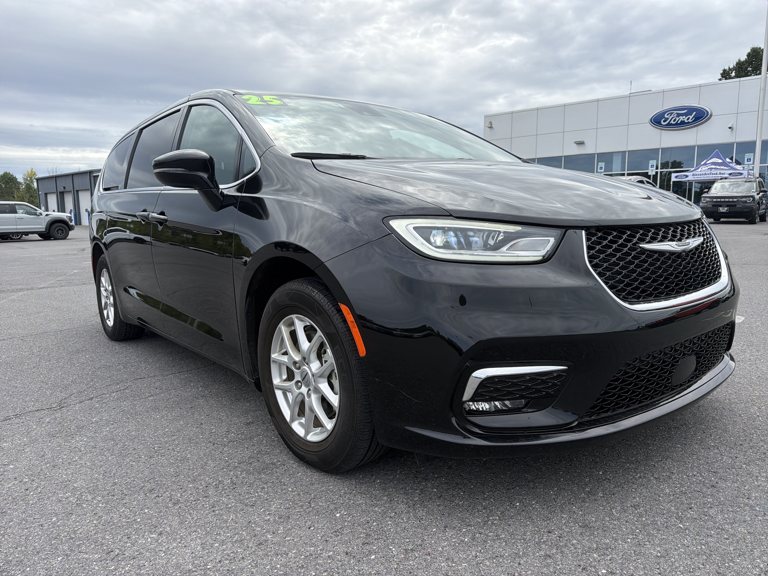 2025 Chrysler Pacifica