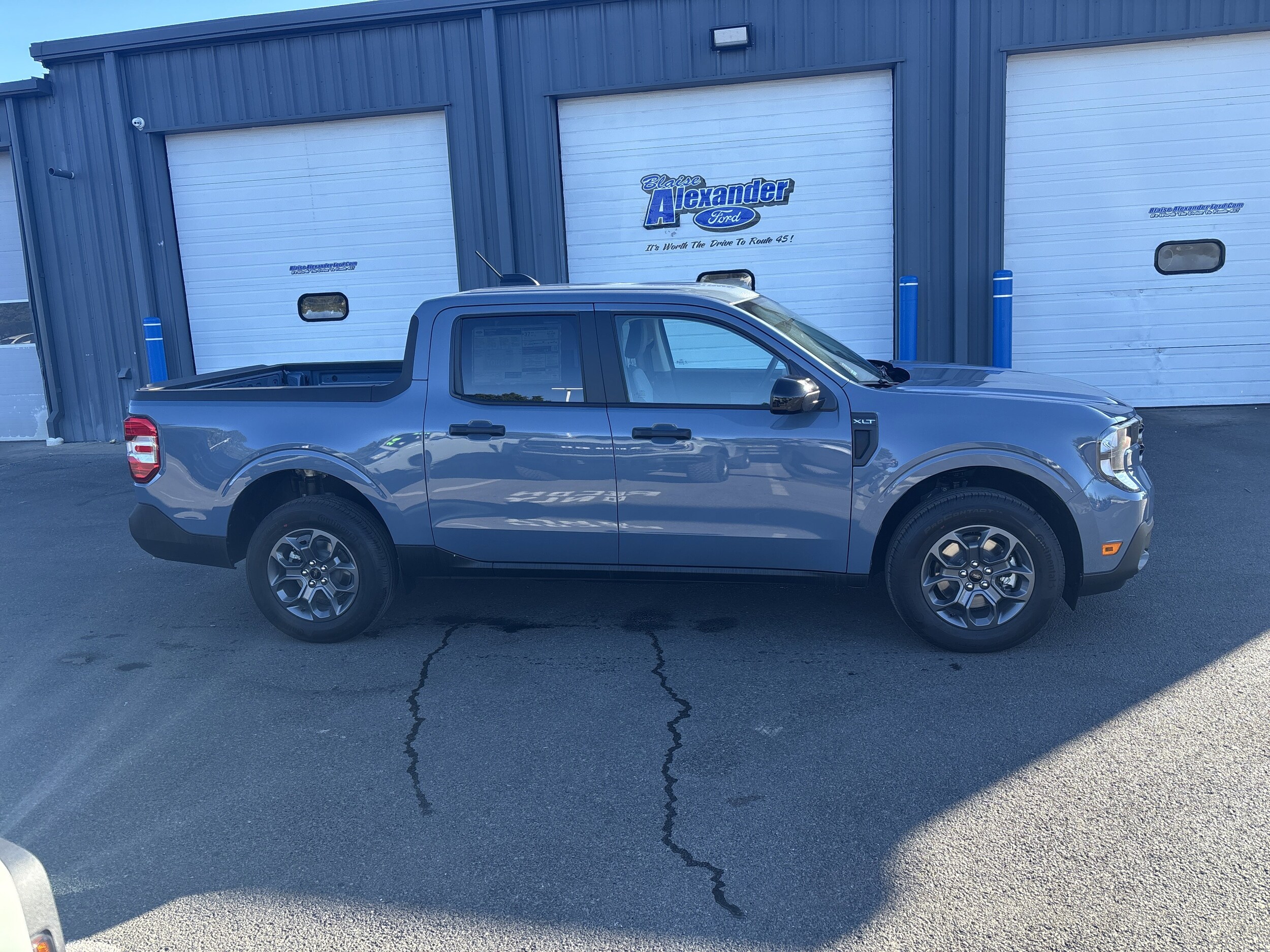 2025 Ford Maverick XLT photo 2