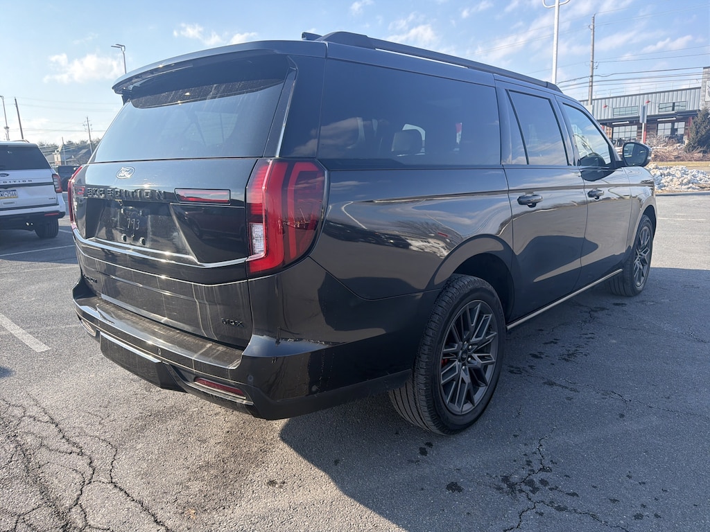Used 2025 Ford Expedition Max Platinum SUV