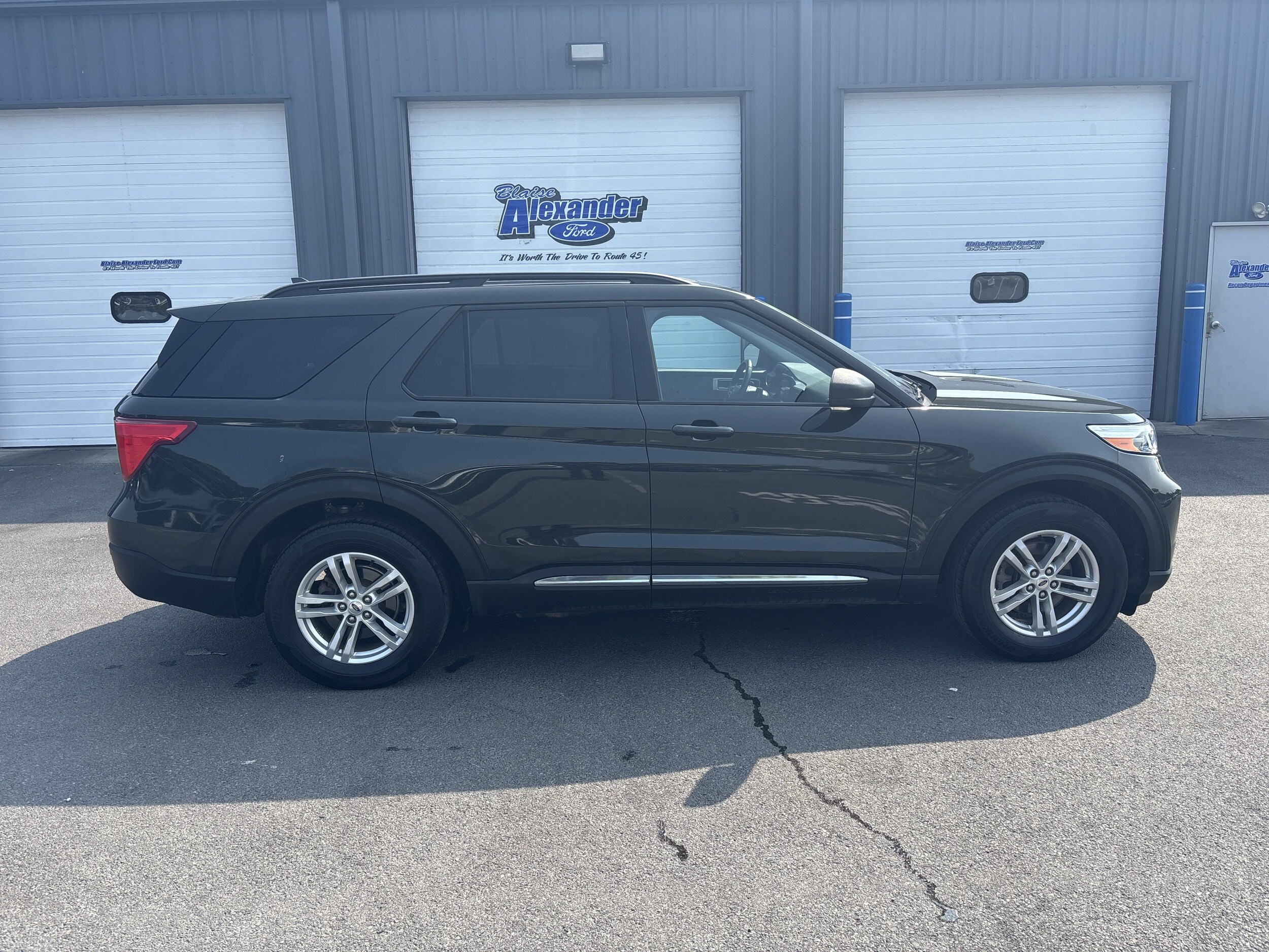 2022 Ford Explorer XLT photo 2